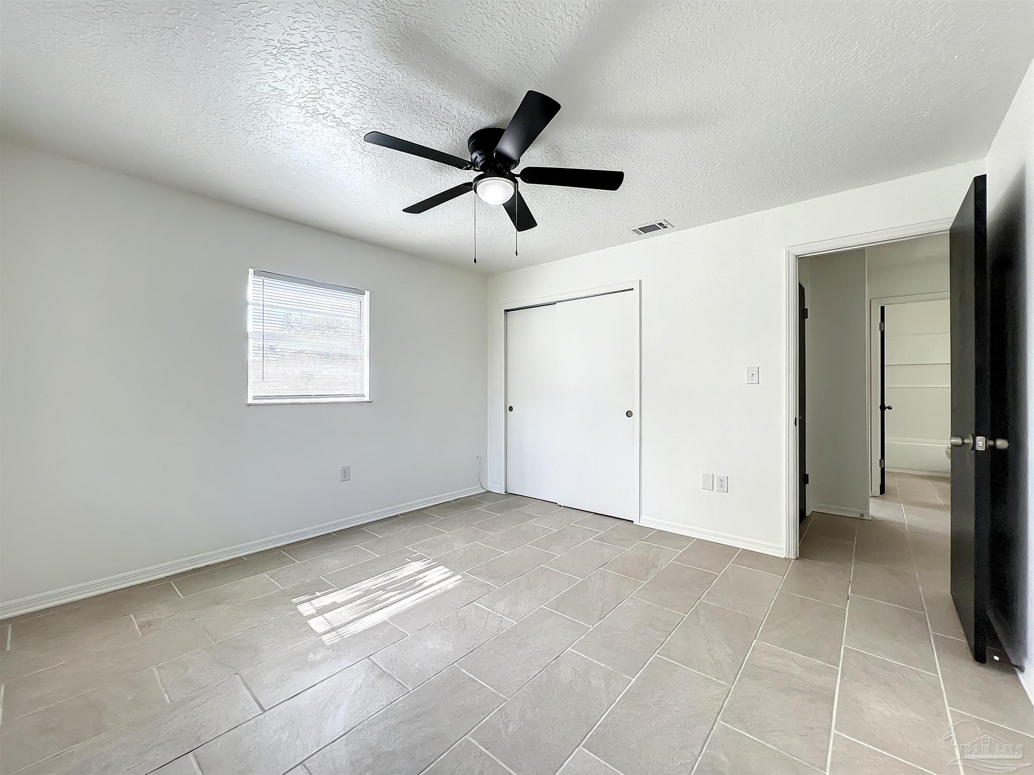 5034 W Washington St