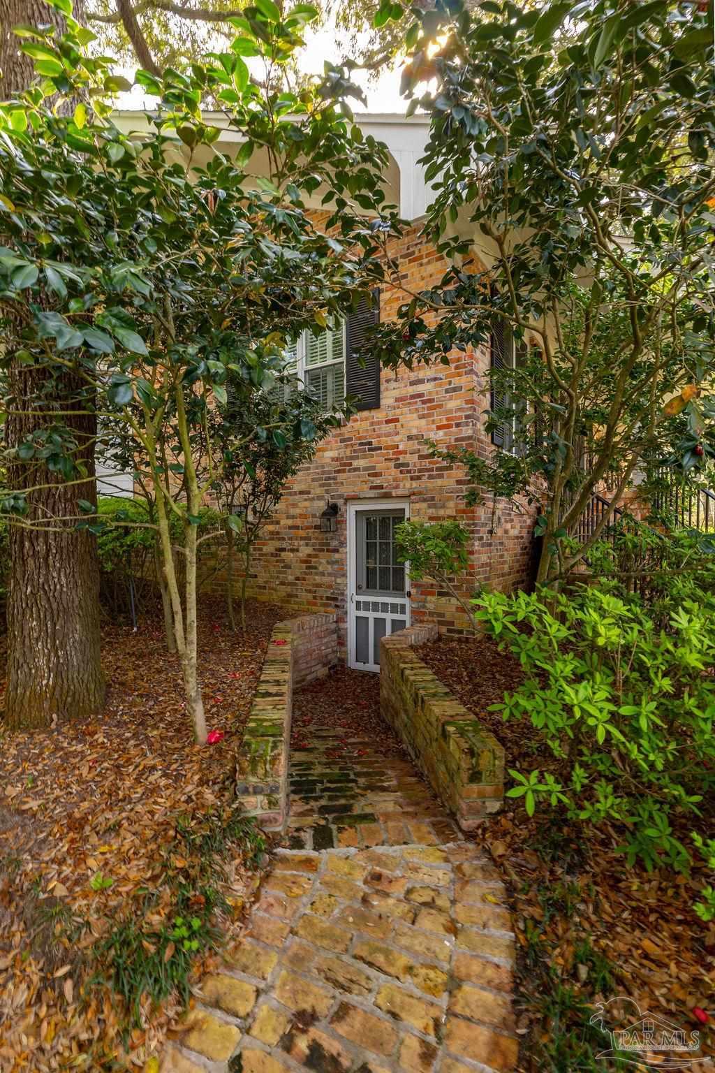 334 Woodbine Dr