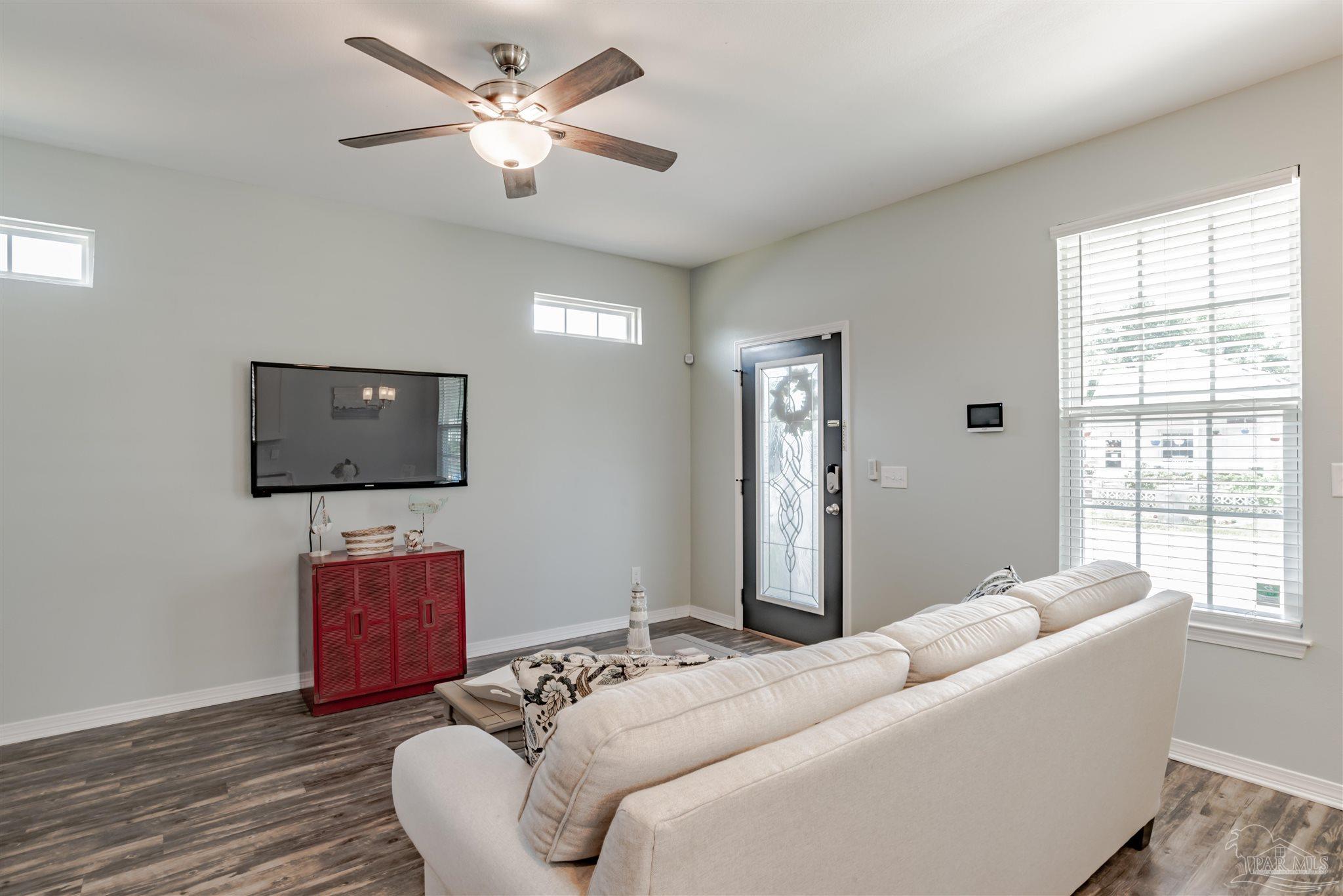 804 W Belmont