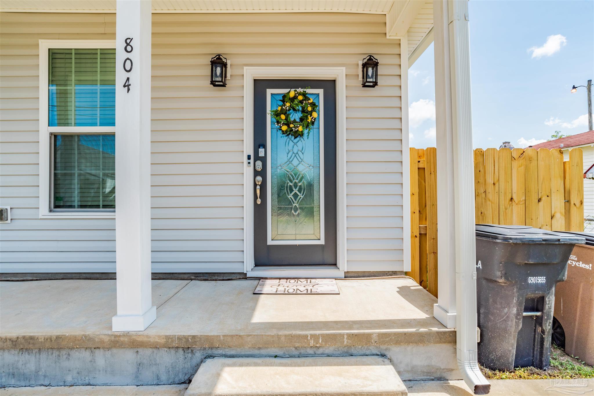 804 W Belmont