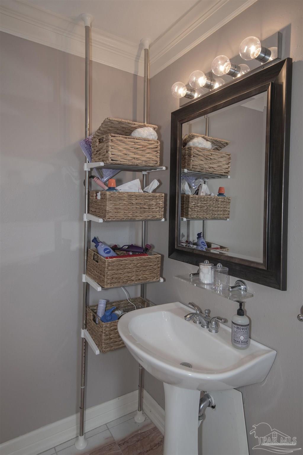 2007 E Gadsden St # 303