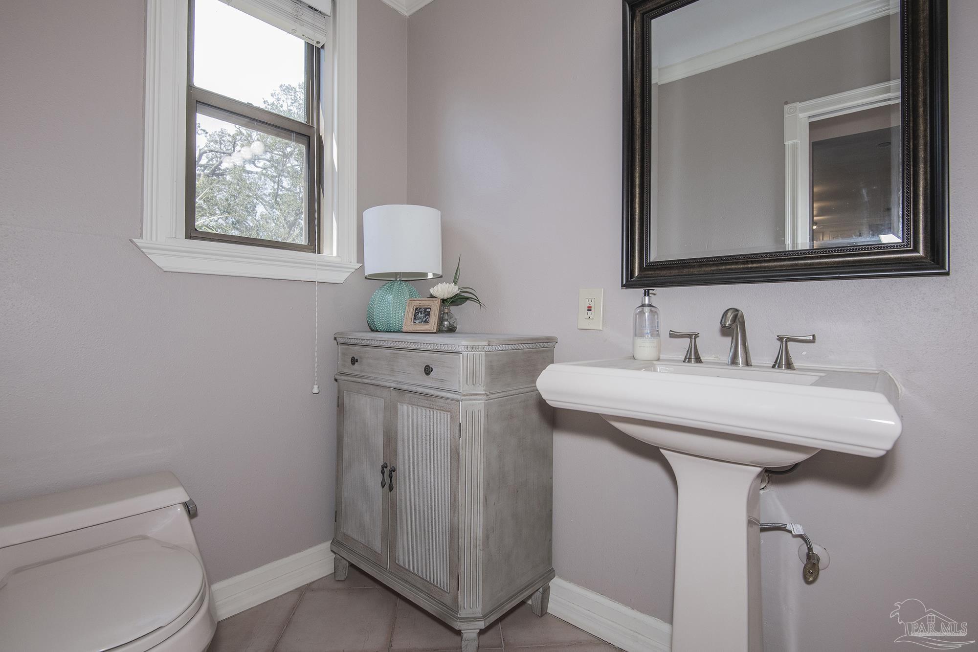 2007 E Gadsden St # 303