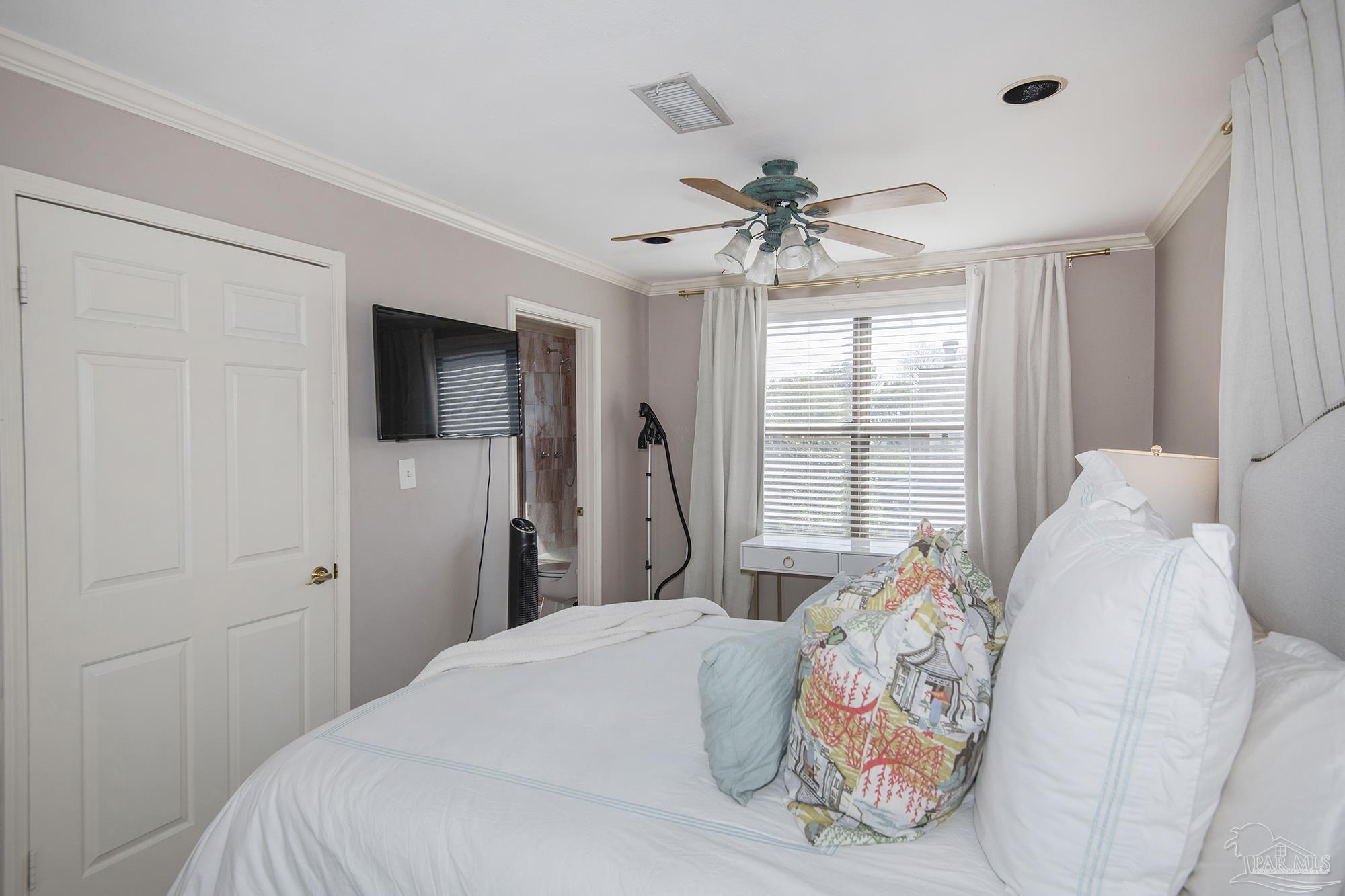 2007 E Gadsden St # 303