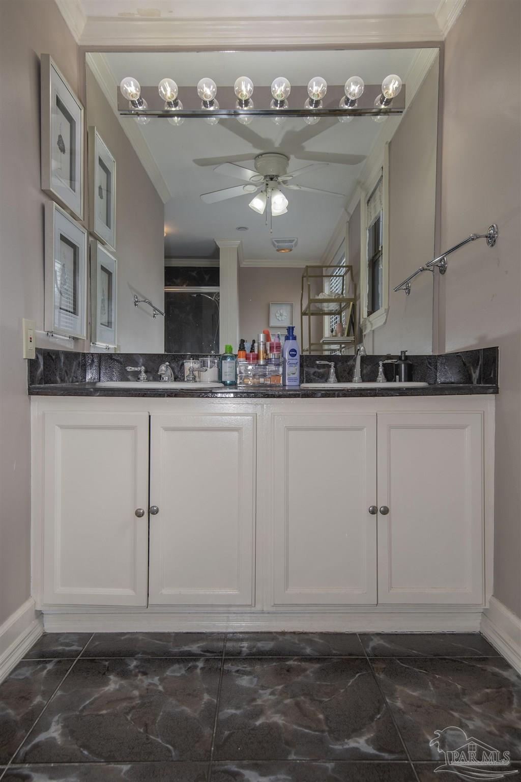 2007 E Gadsden St # 303