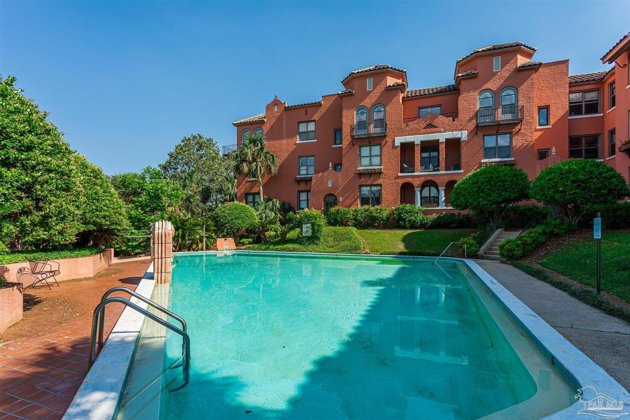 2007 E Gadsden St # 303