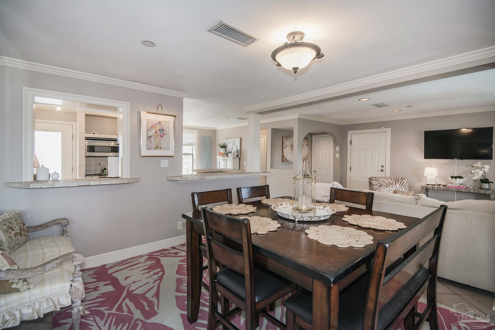 2007 E Gadsden St # 303