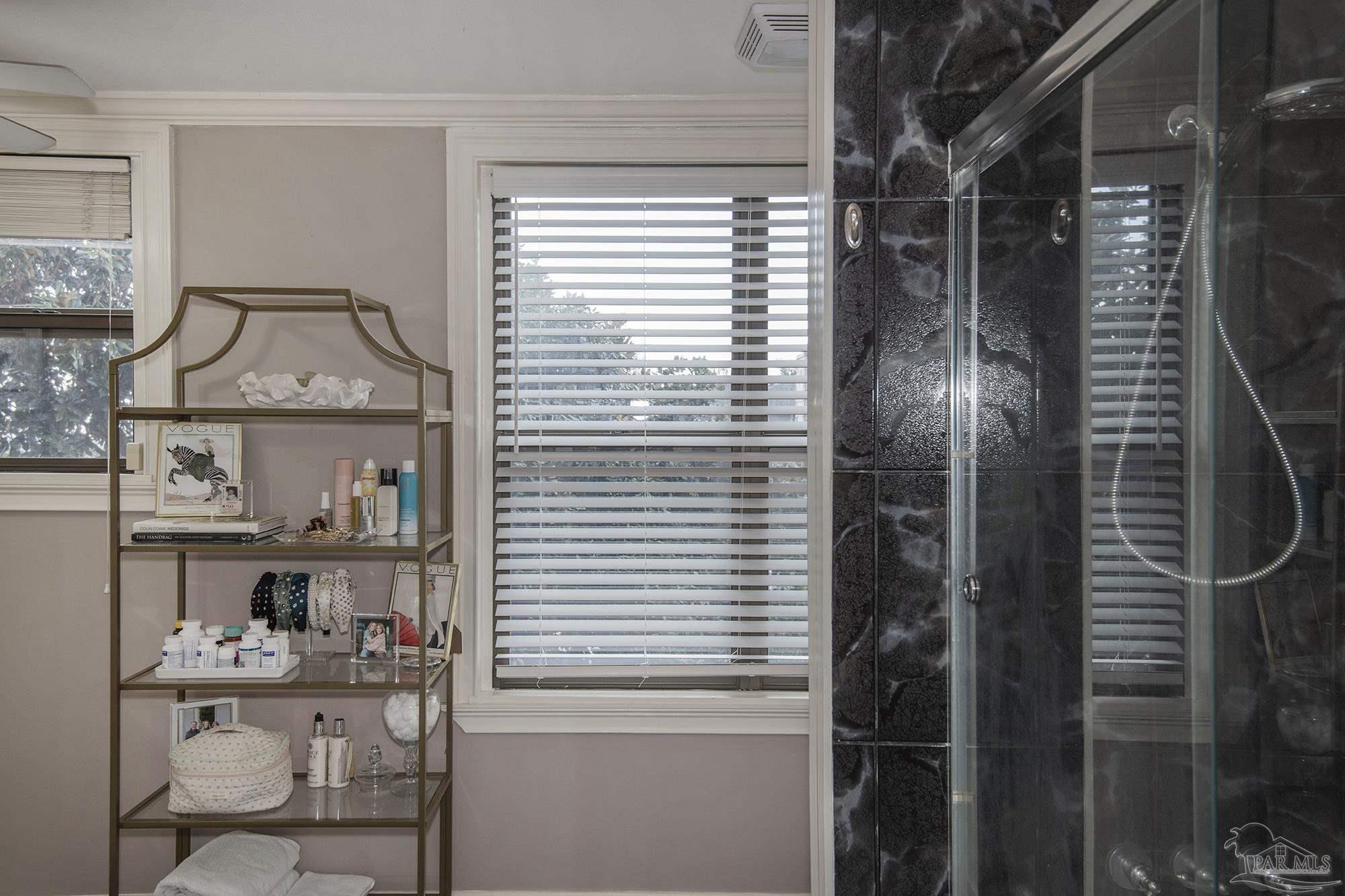 2007 E Gadsden St # 303