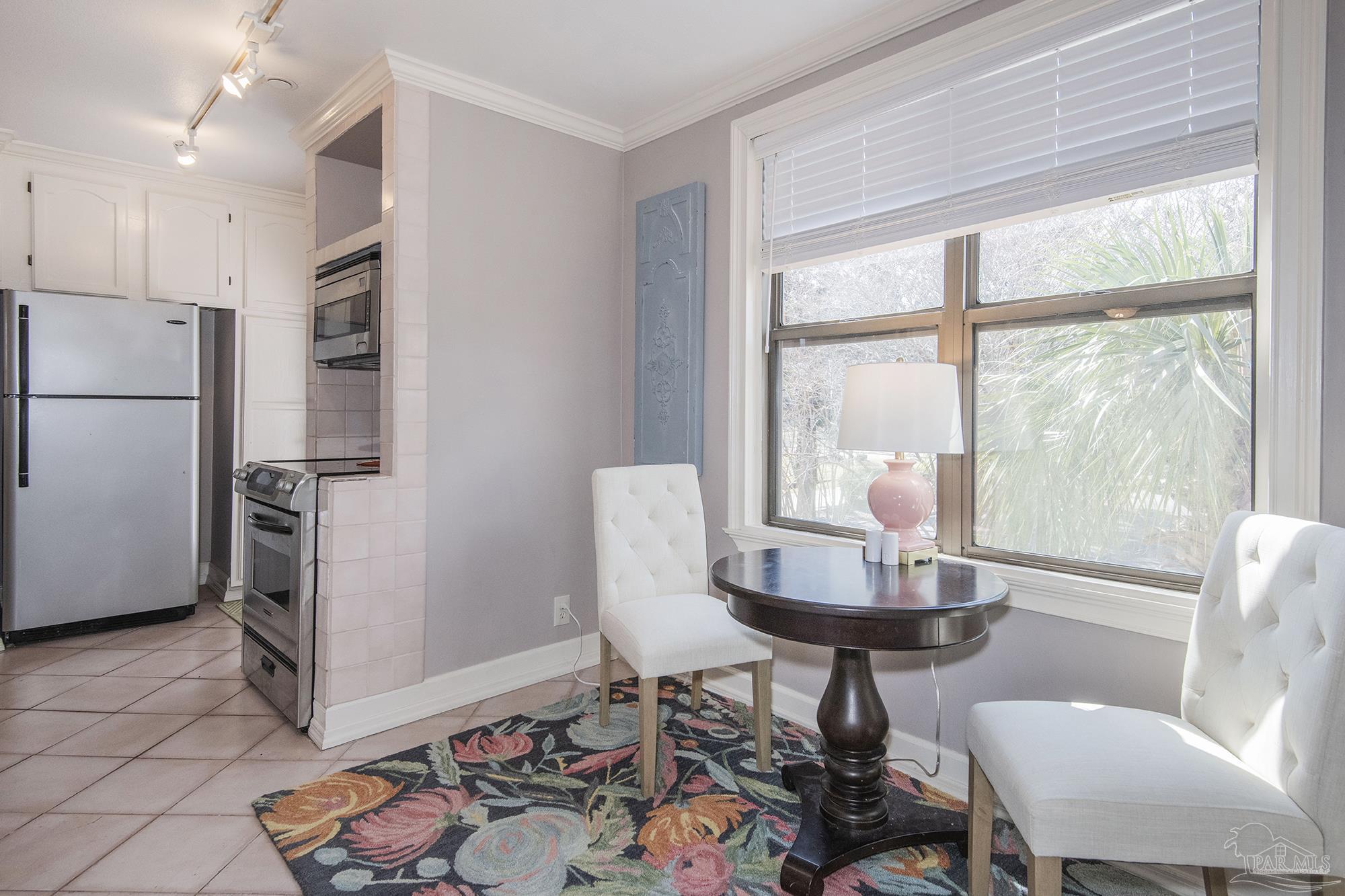 2007 E Gadsden St # 303