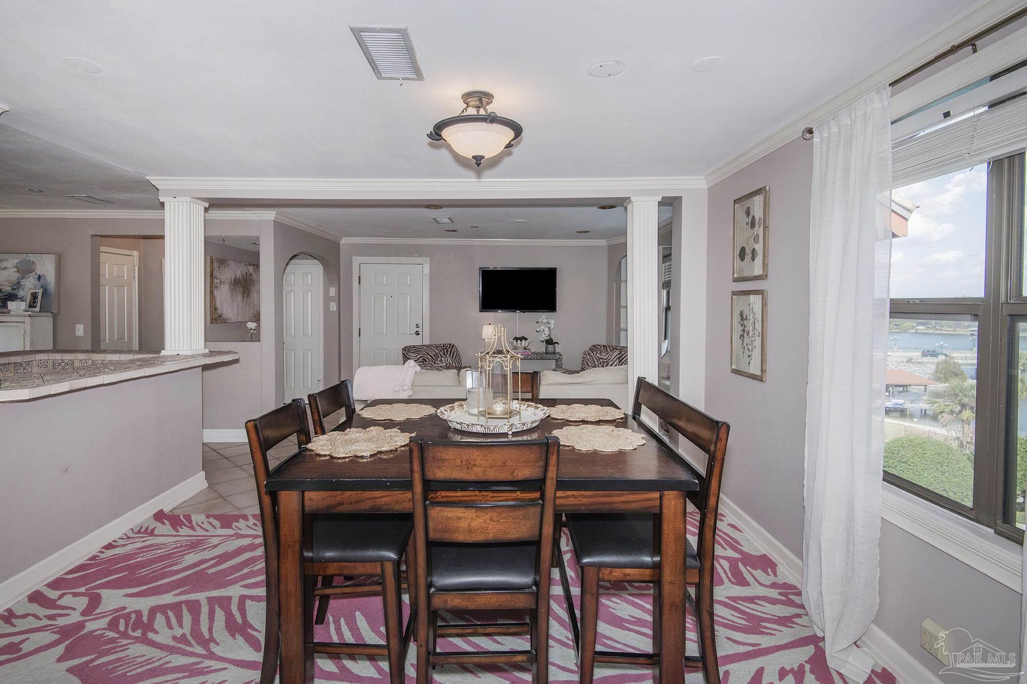 2007 E Gadsden St # 303