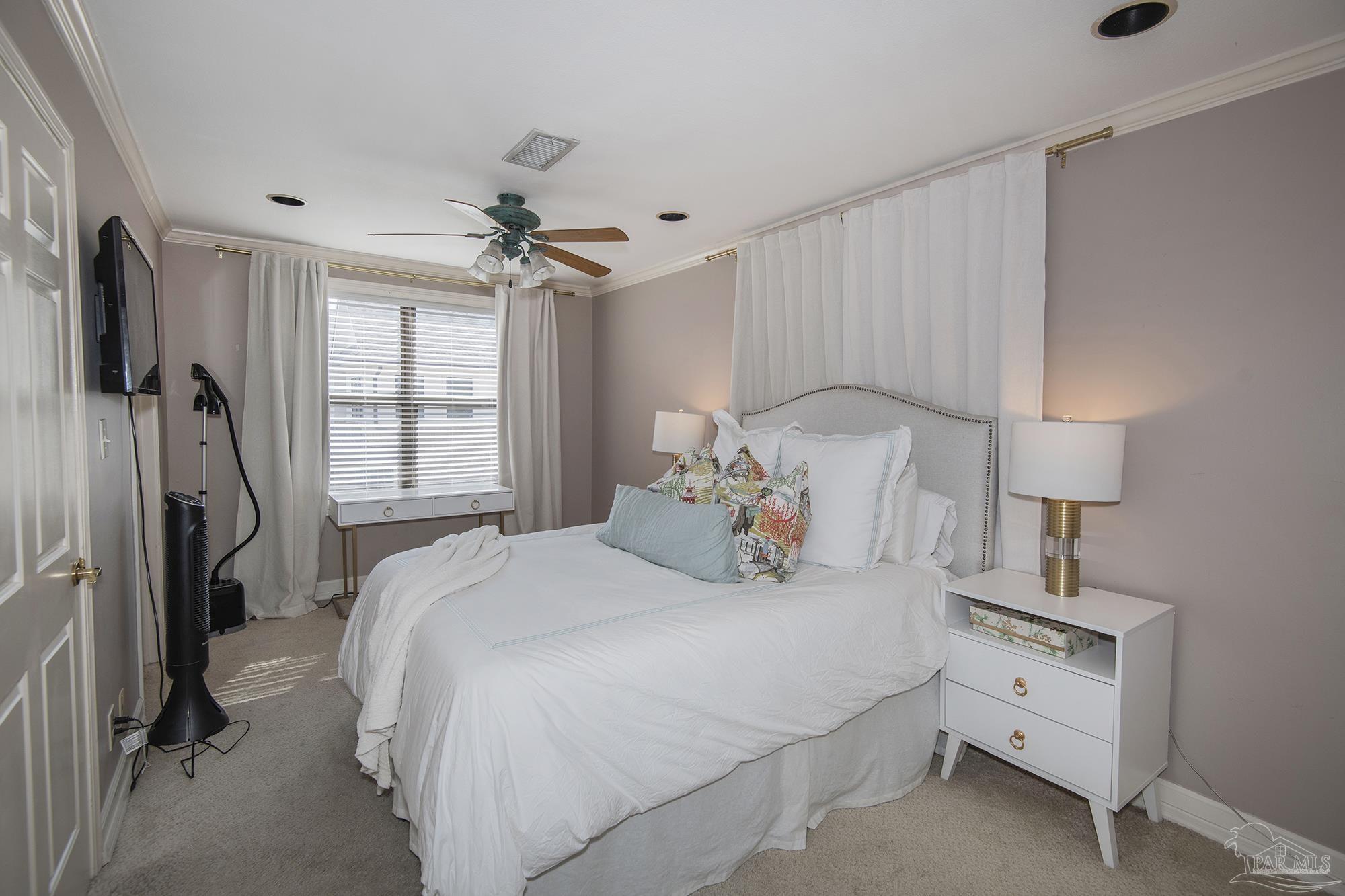 2007 E Gadsden St # 303