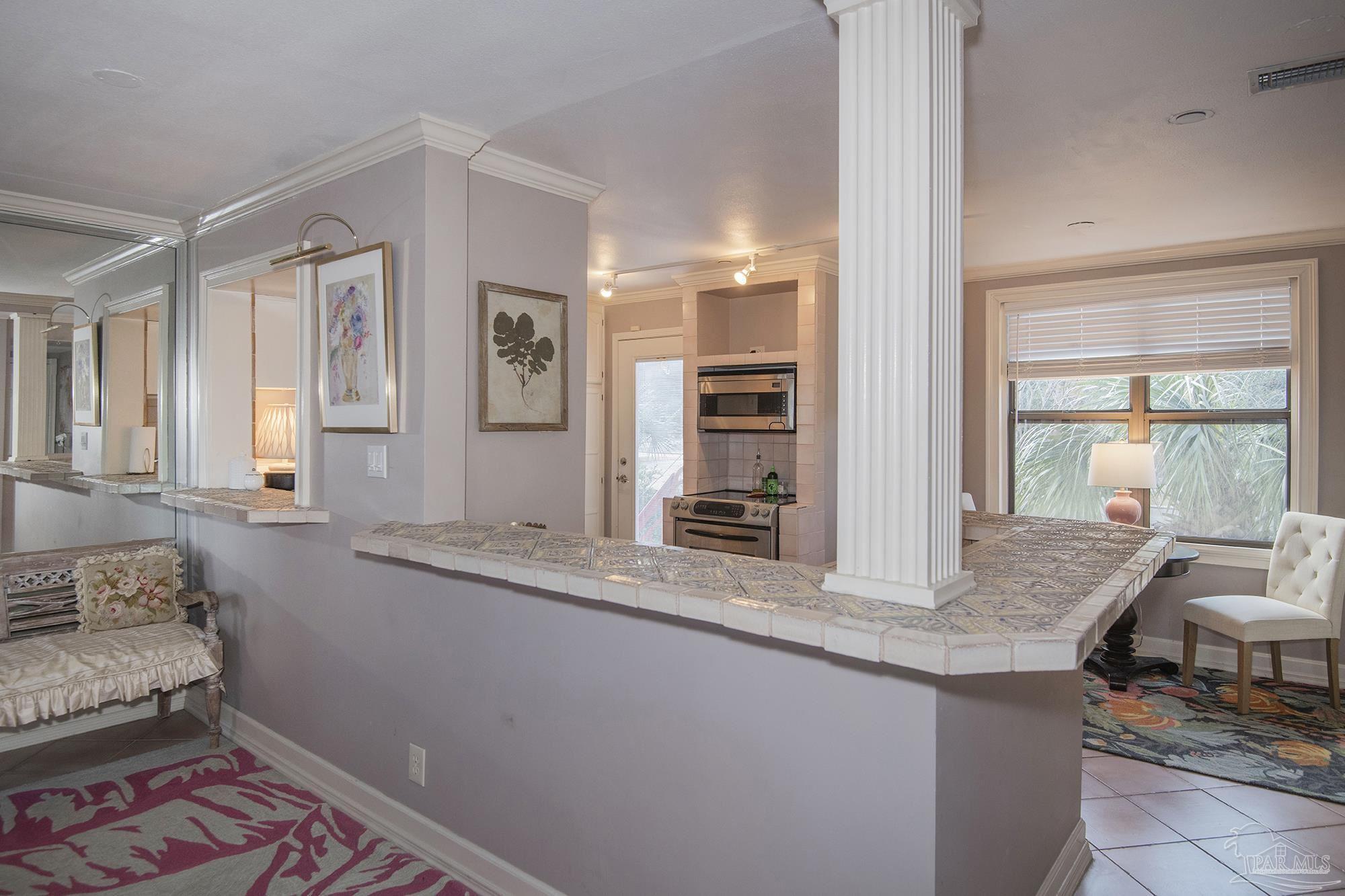 2007 E Gadsden St # 303