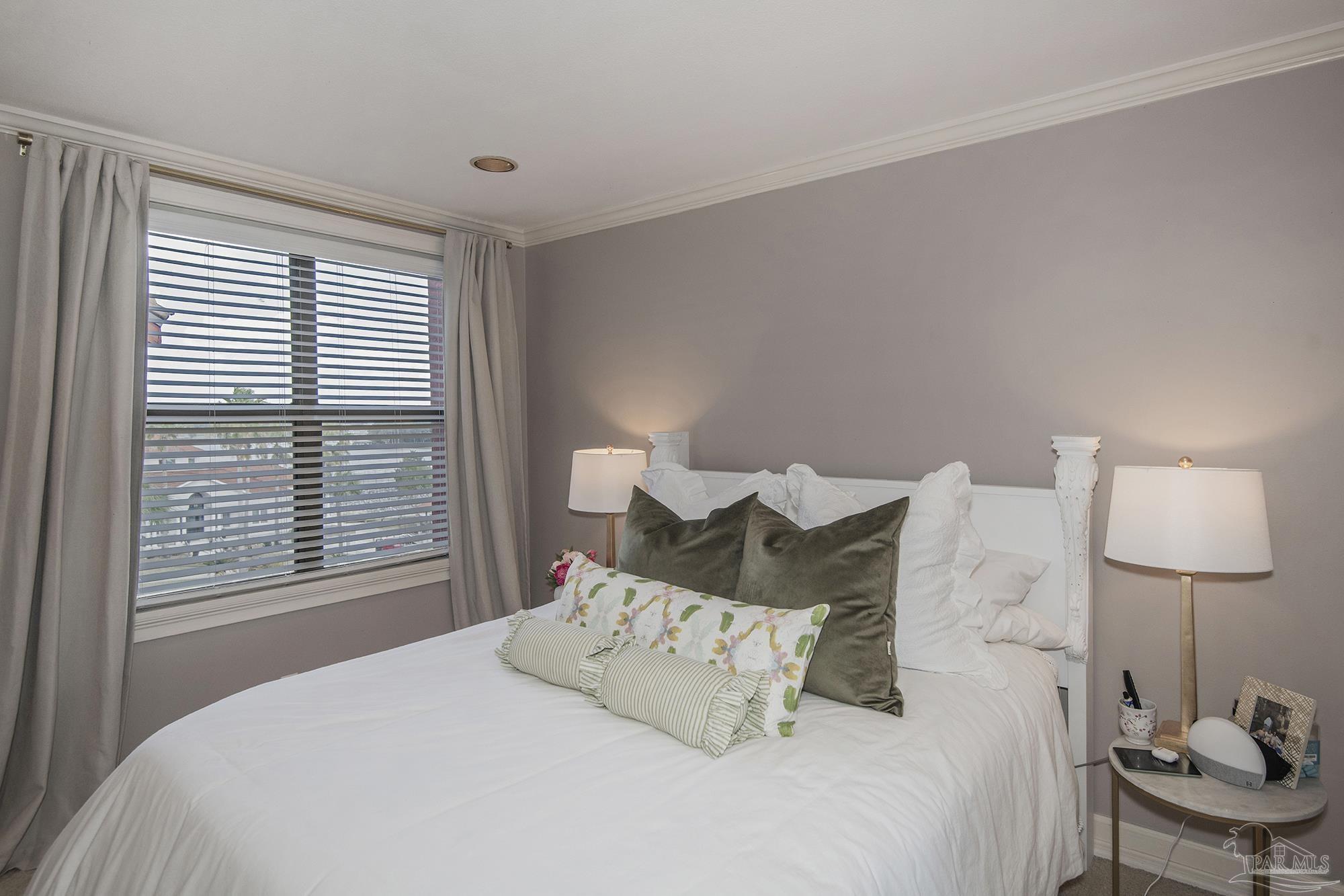 2007 E Gadsden St # 303