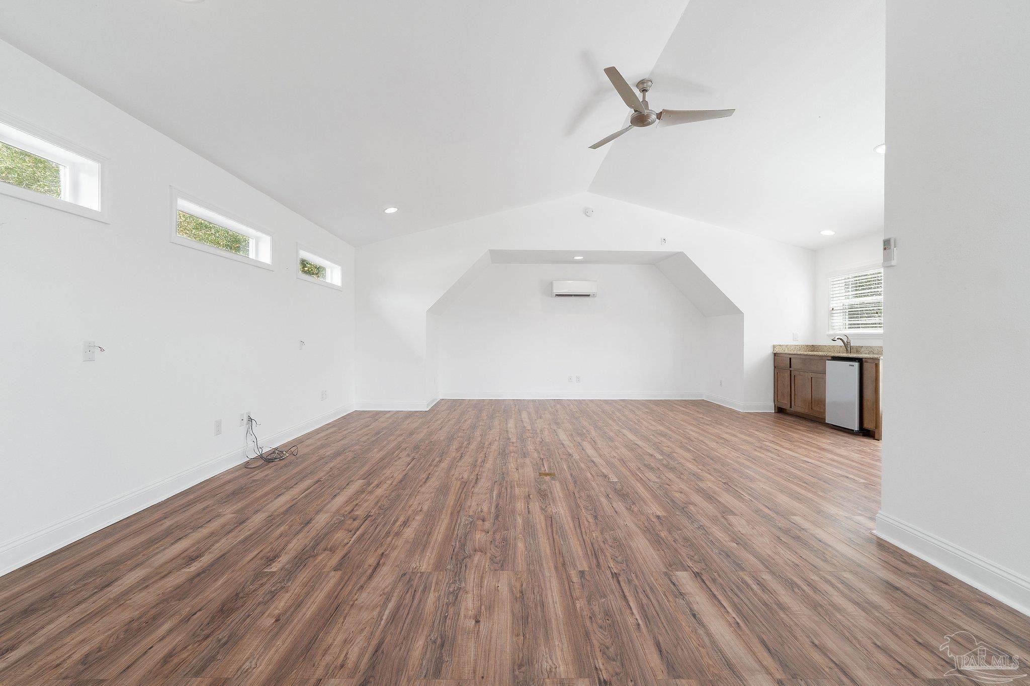 8640 Foxtail Loop