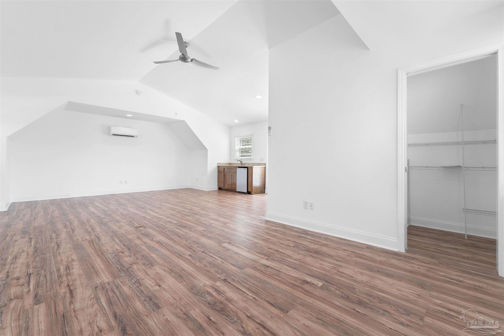 8640 Foxtail Loop
