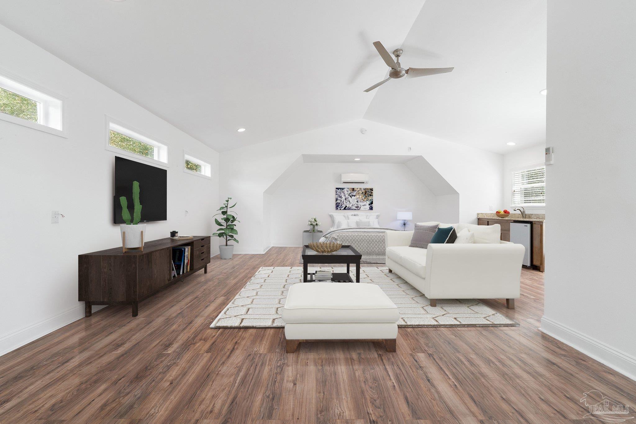 8640 Foxtail Loop
