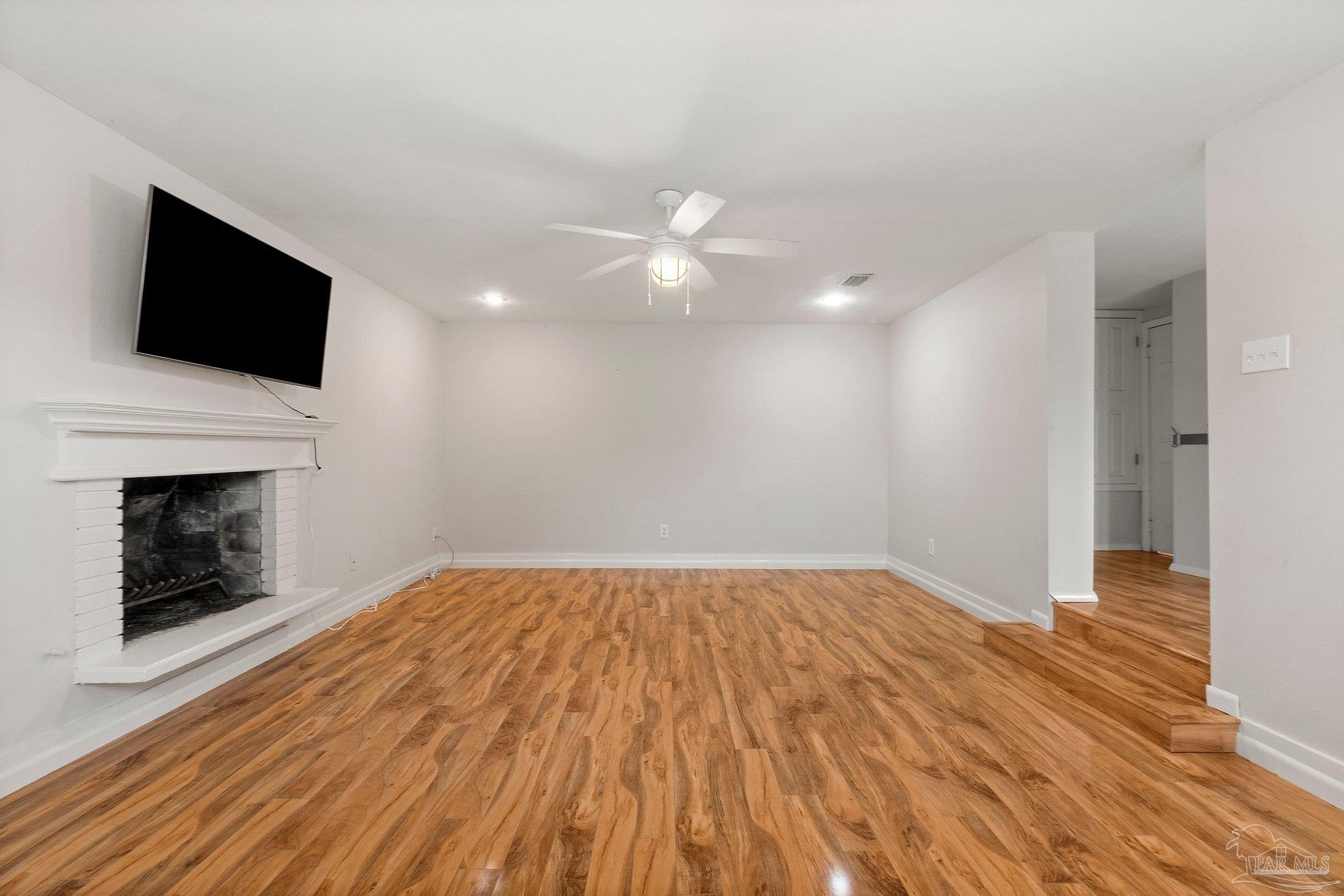 1507 W Wright St