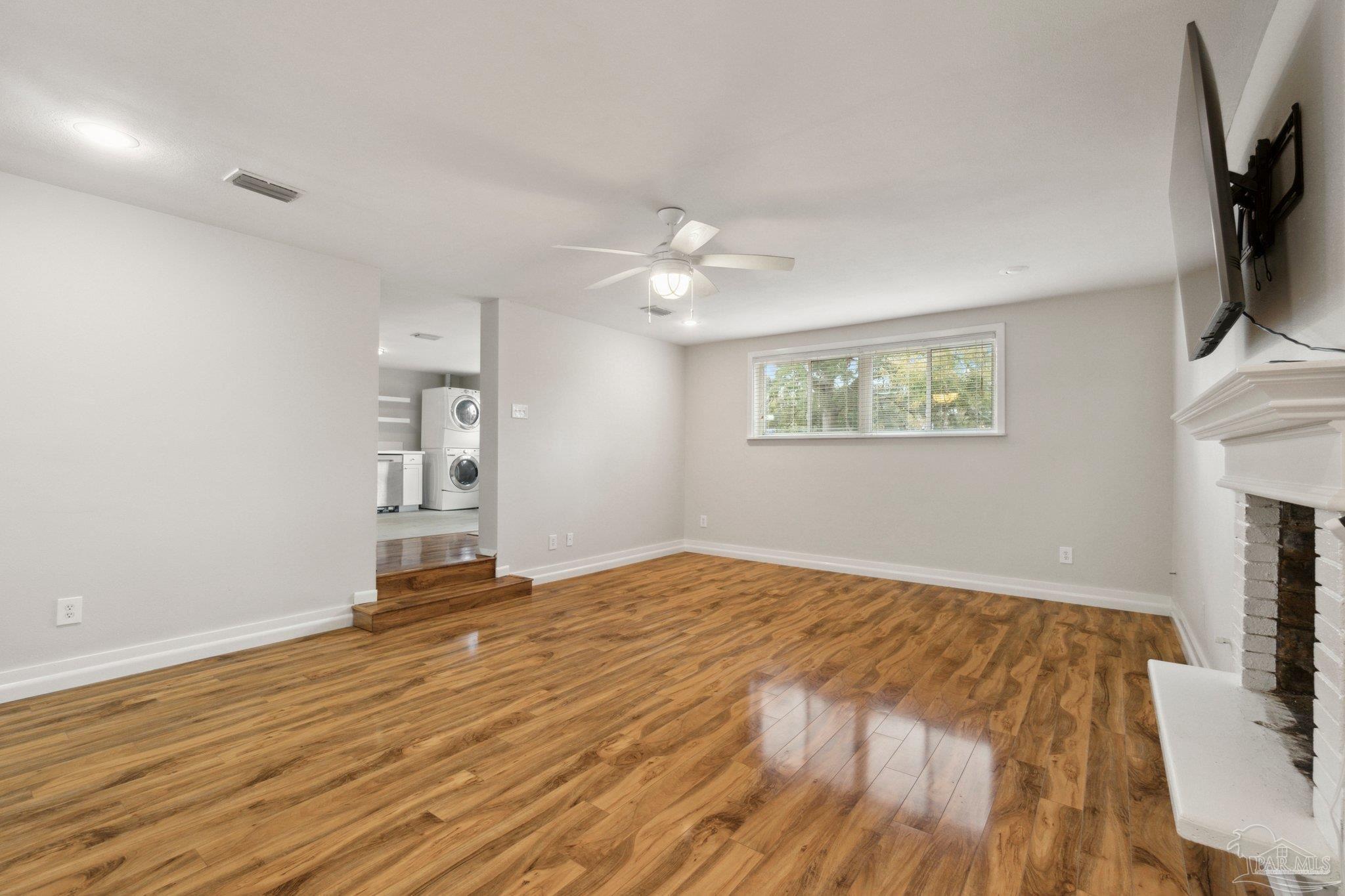 1507 W Wright St