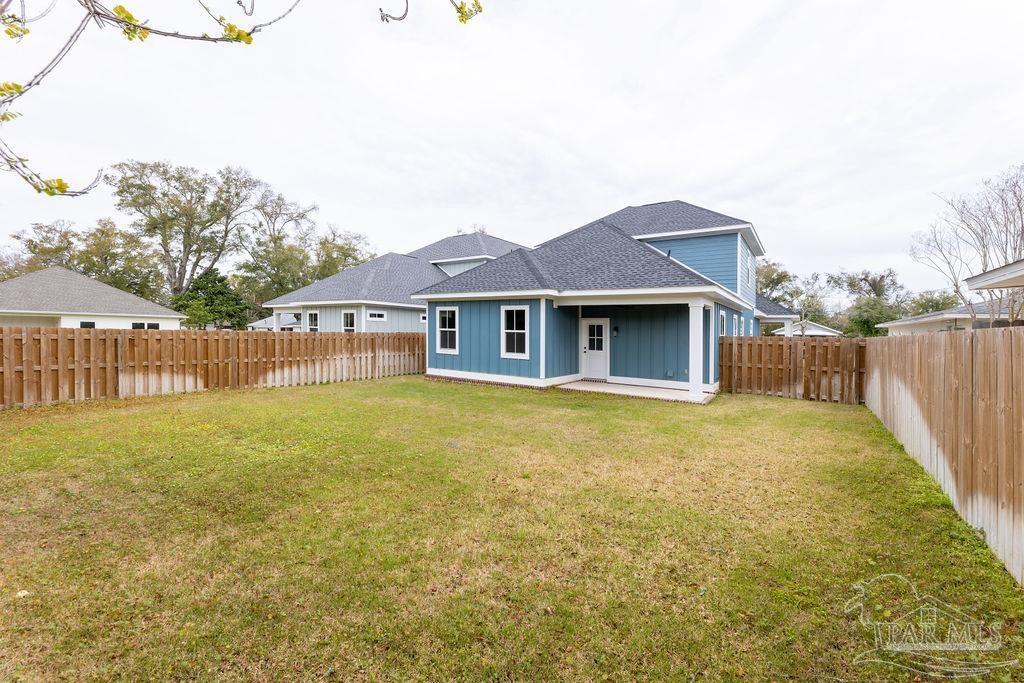 3005 E Lloyd St # B