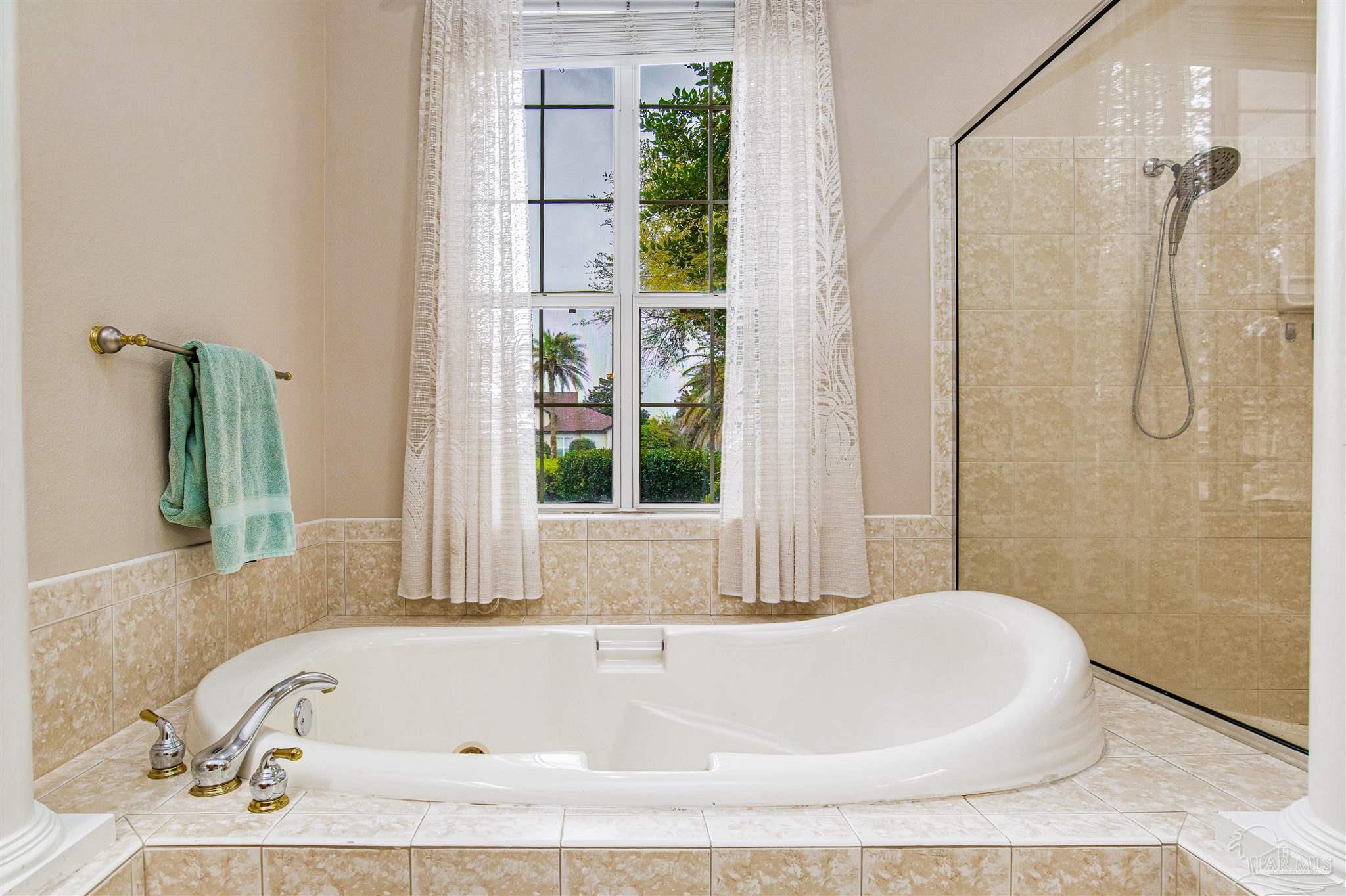 1190 Grand Pointe Dr