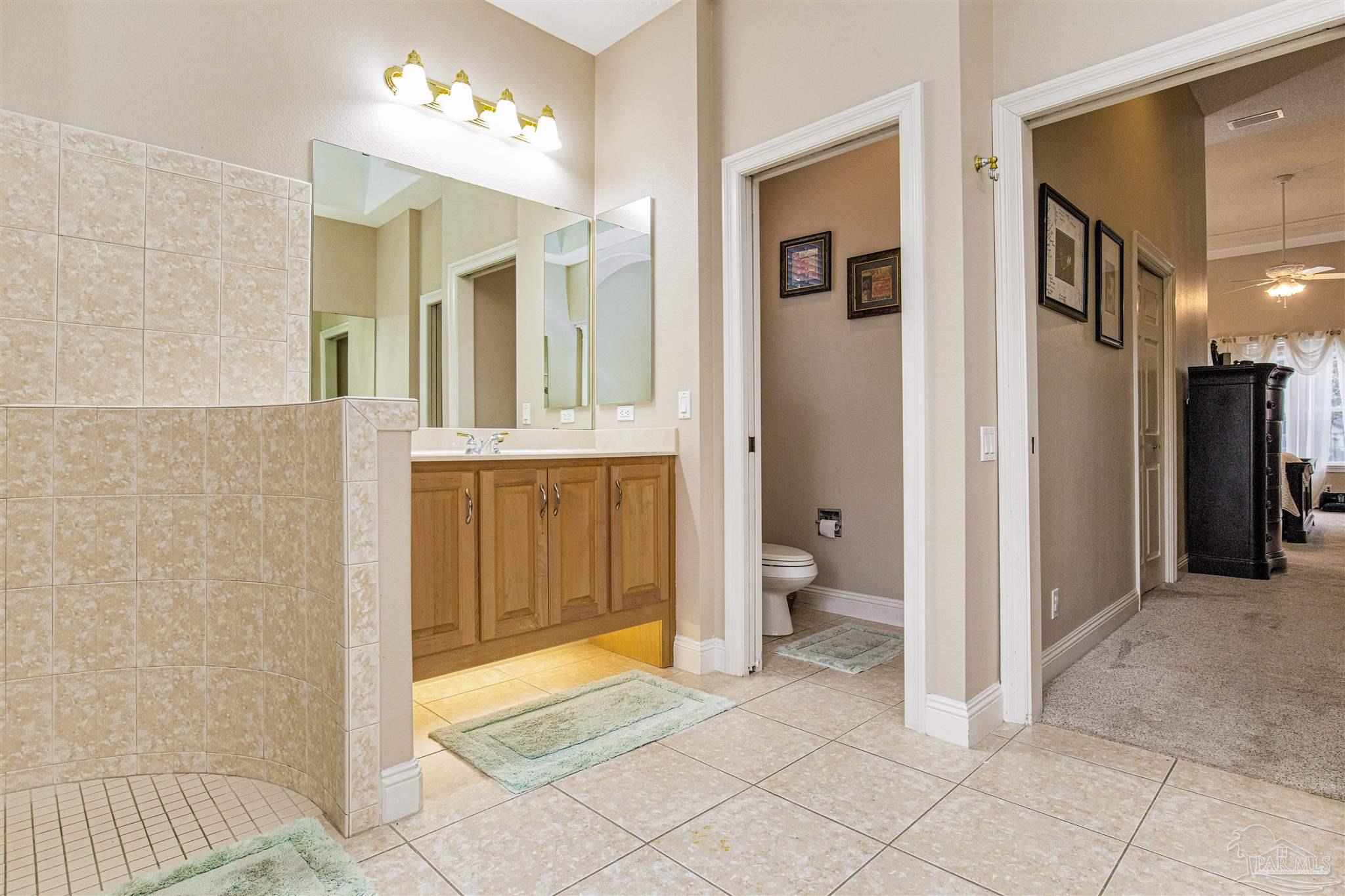 1190 Grand Pointe Dr