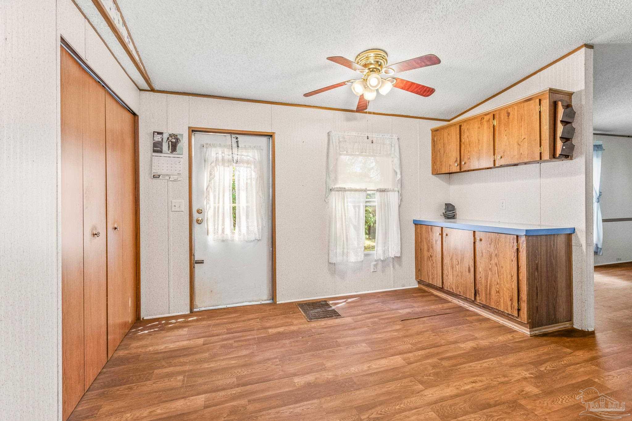 3223 Sandy Ln