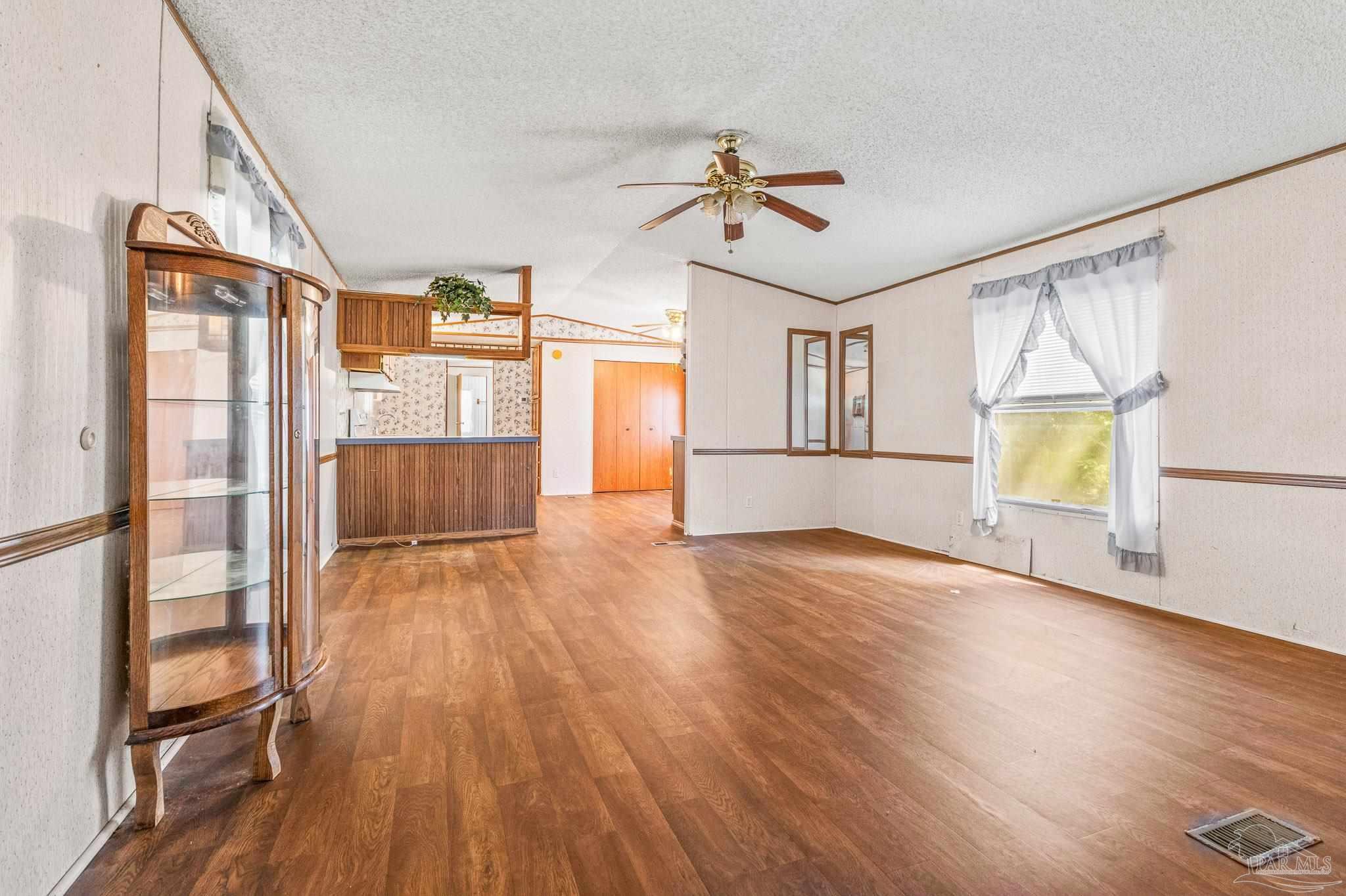 3223 Sandy Ln
