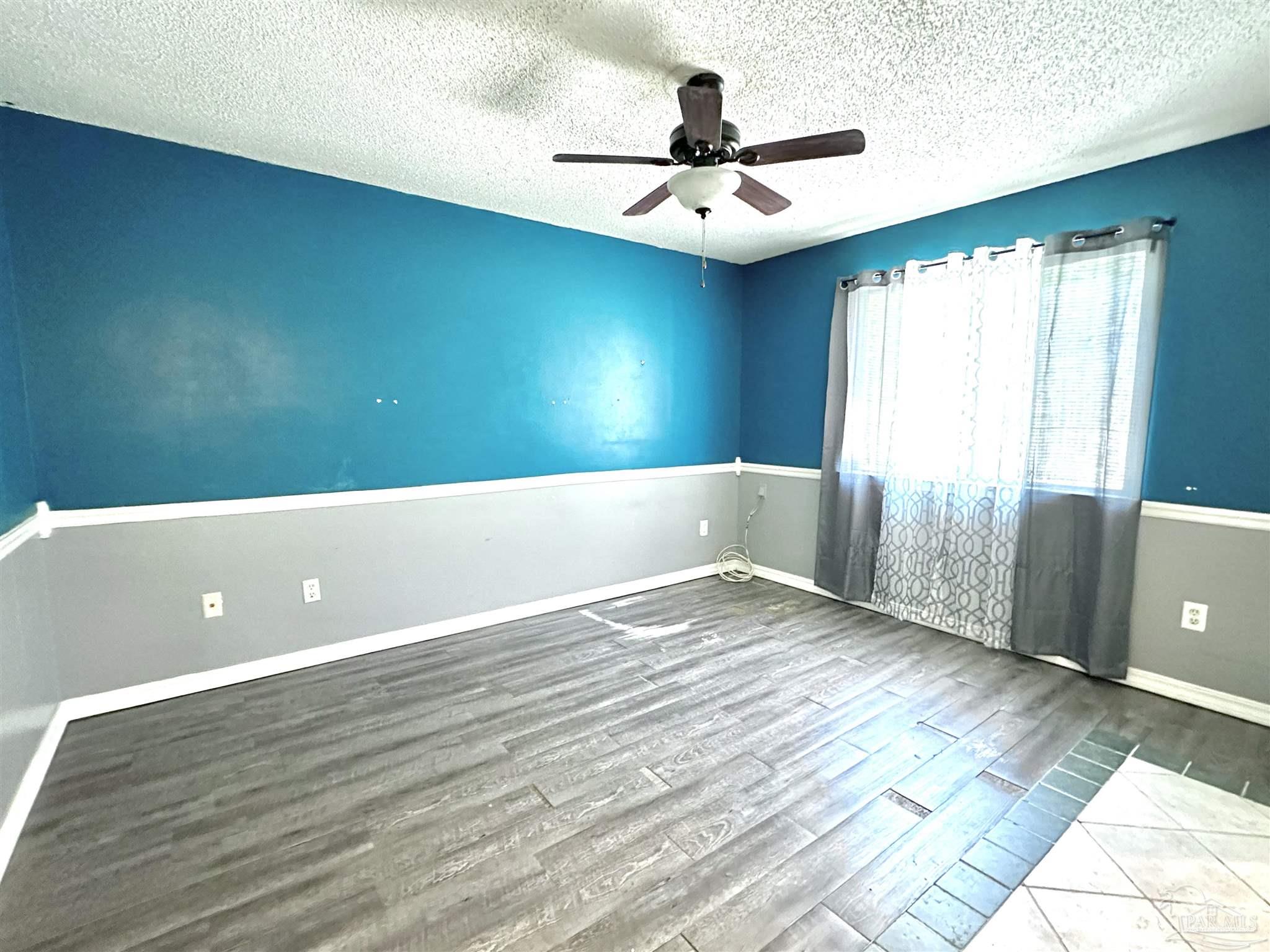1364 Redwood Ln