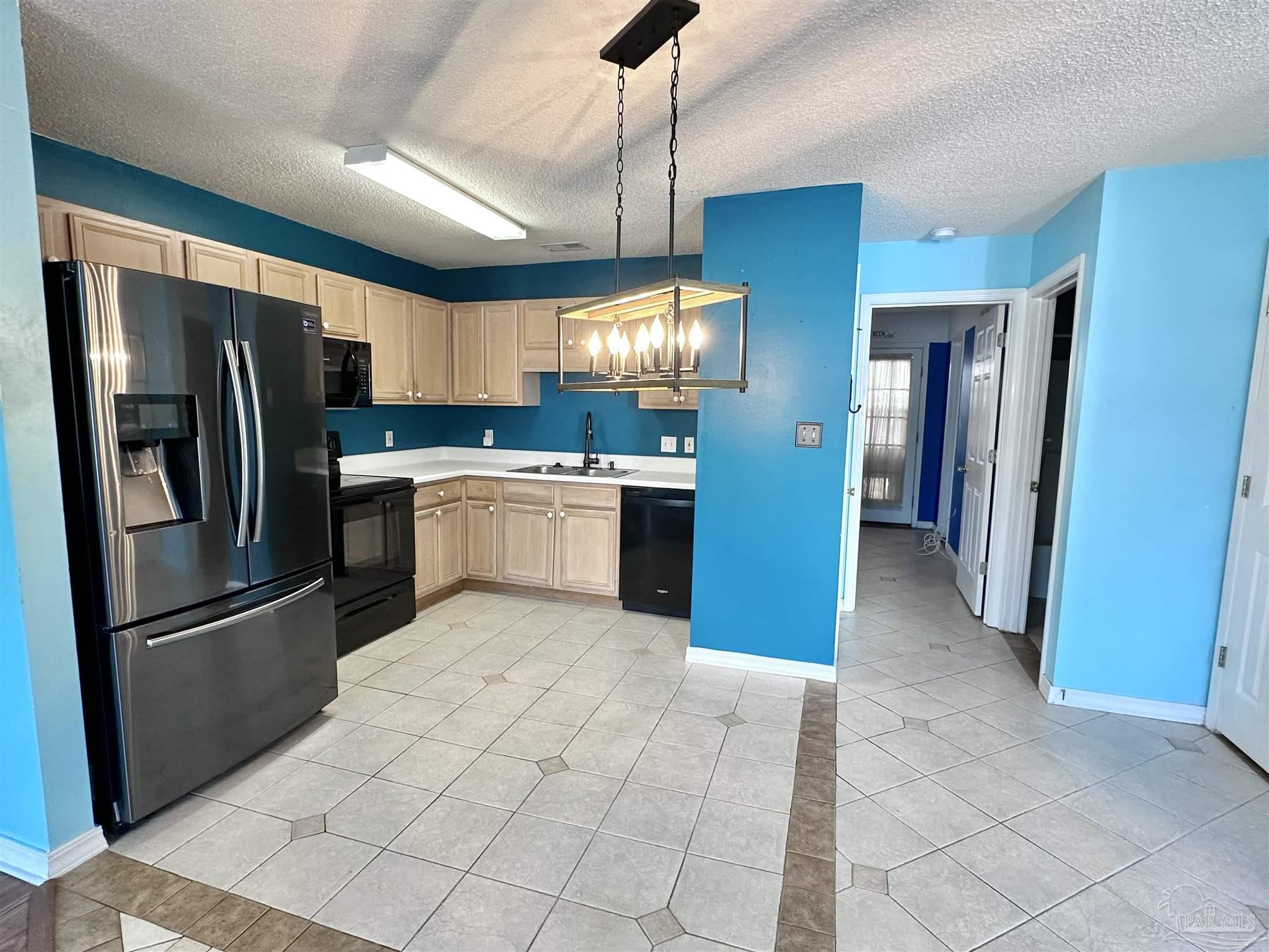 1364 Redwood Ln