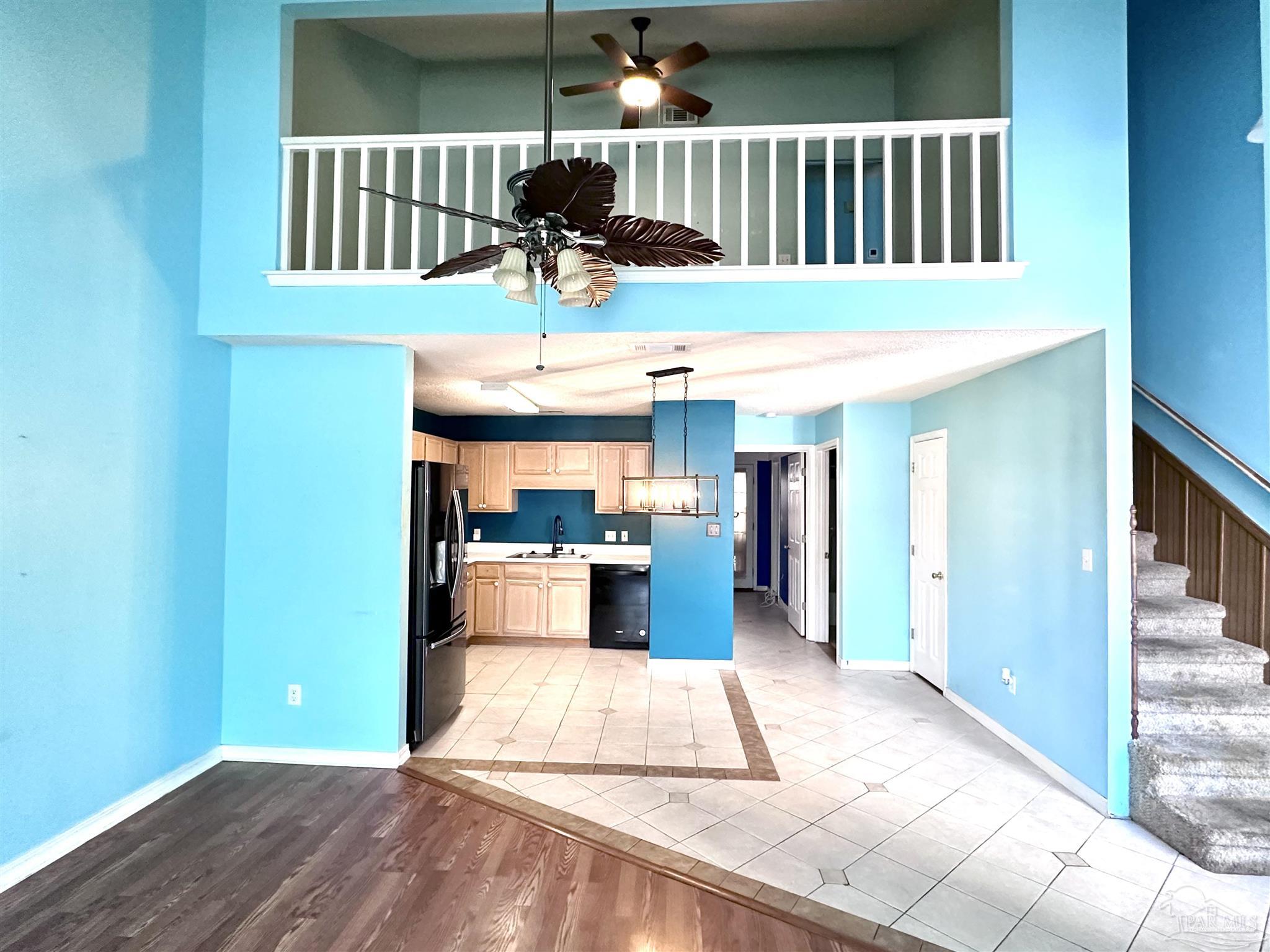 1364 Redwood Ln