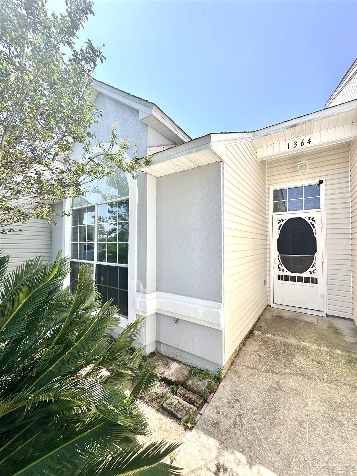 1364 Redwood Ln