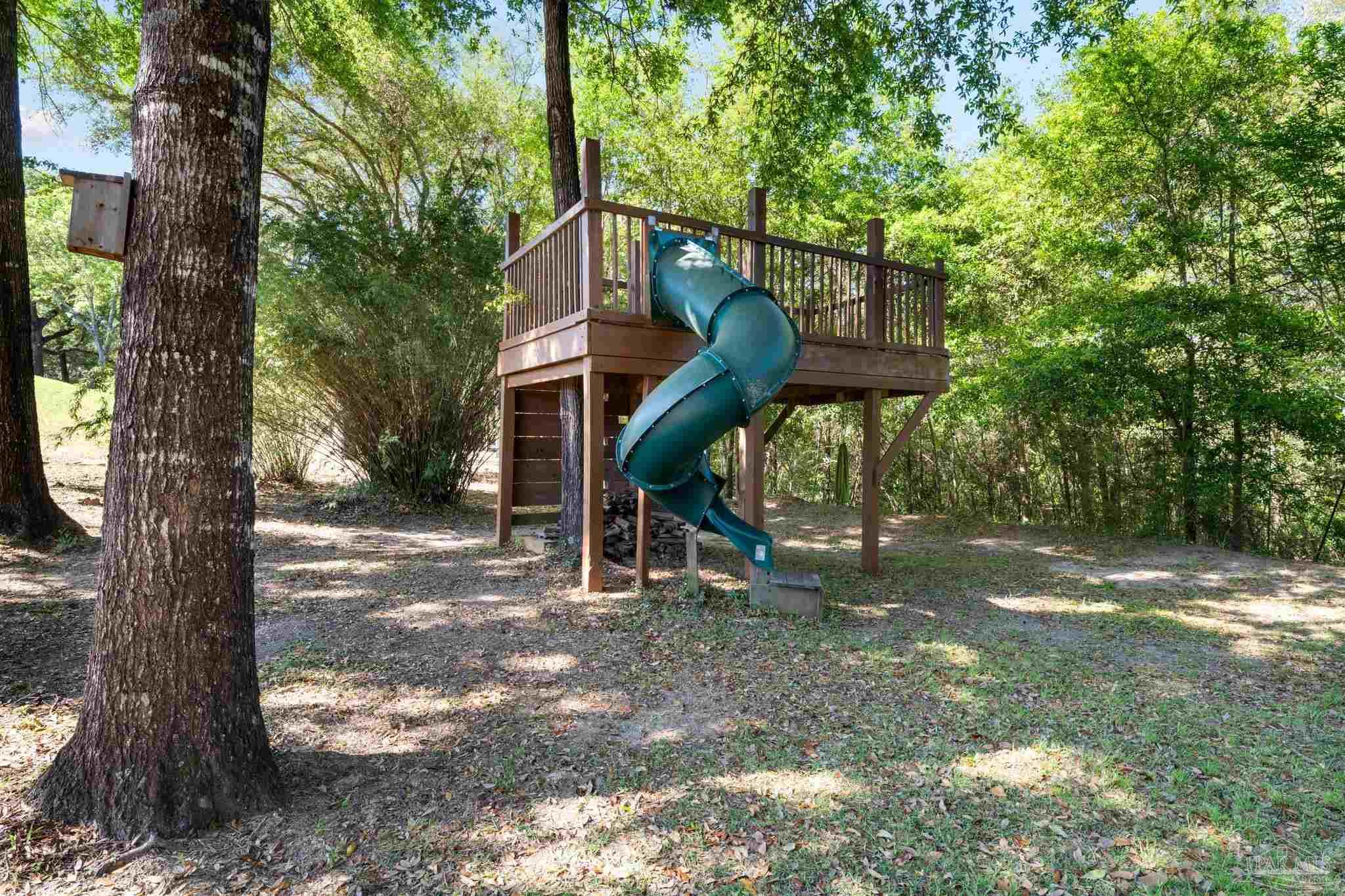5952 Cromwell Dr