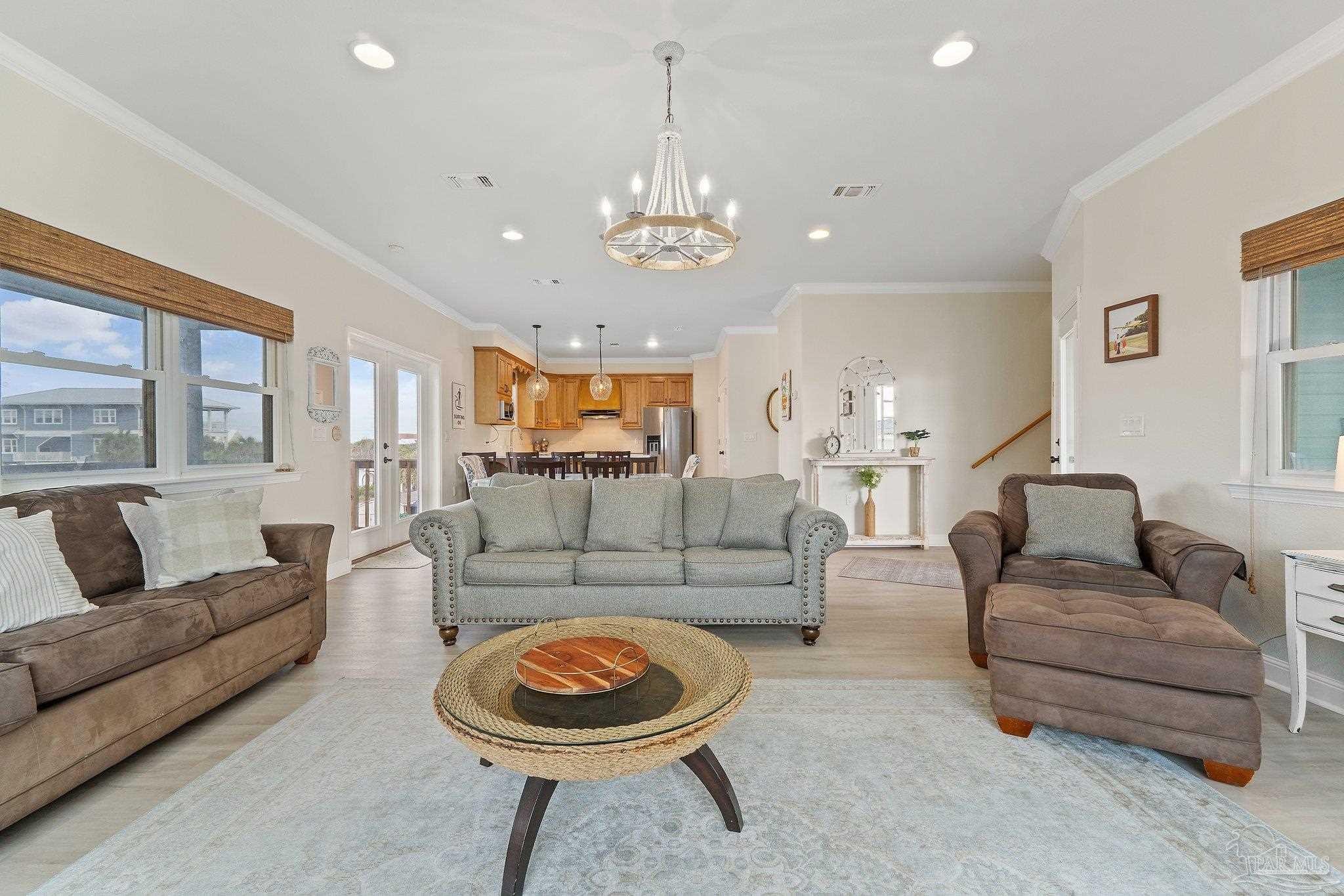 311 Ariola Dr