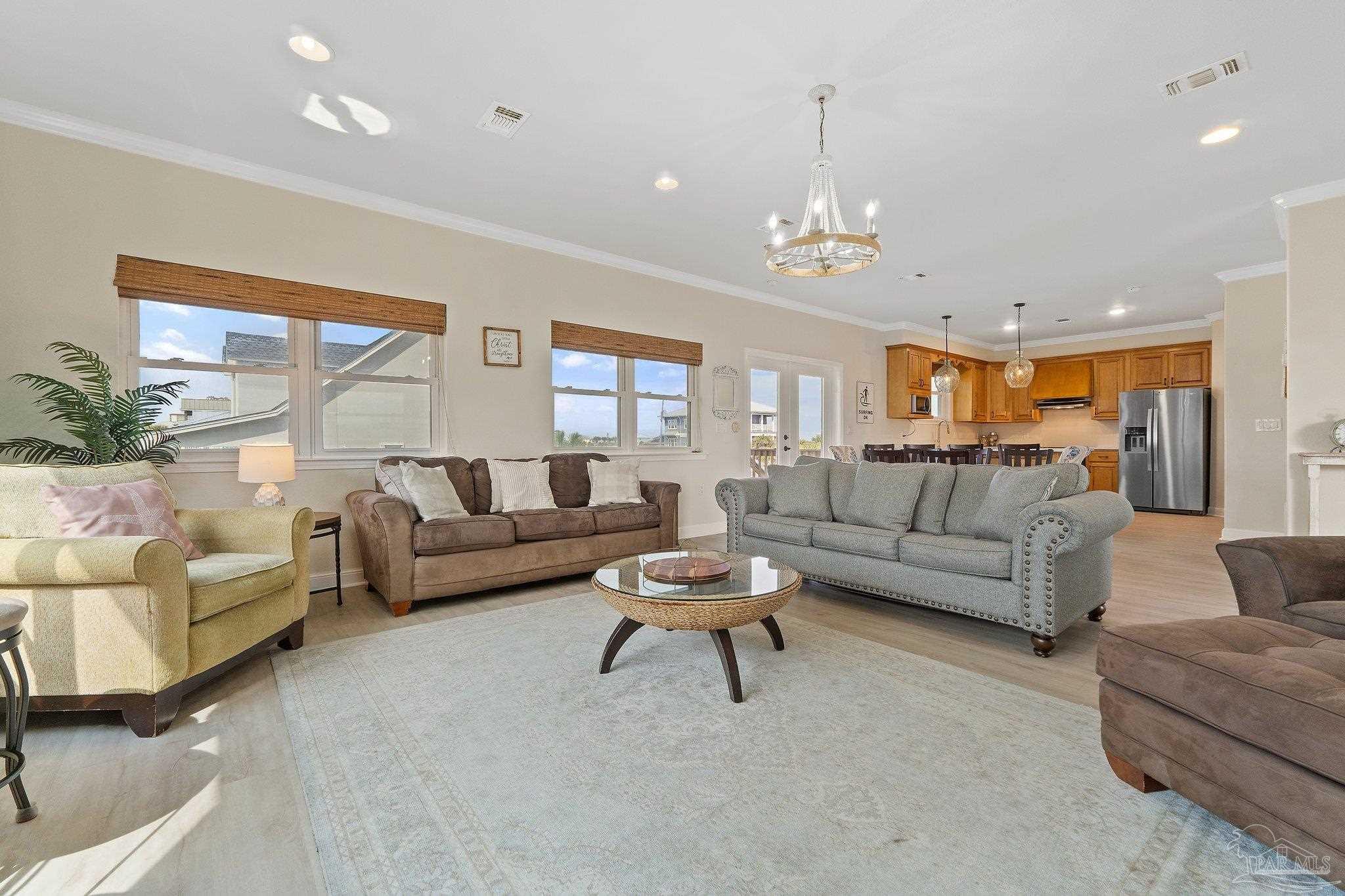 311 Ariola Dr