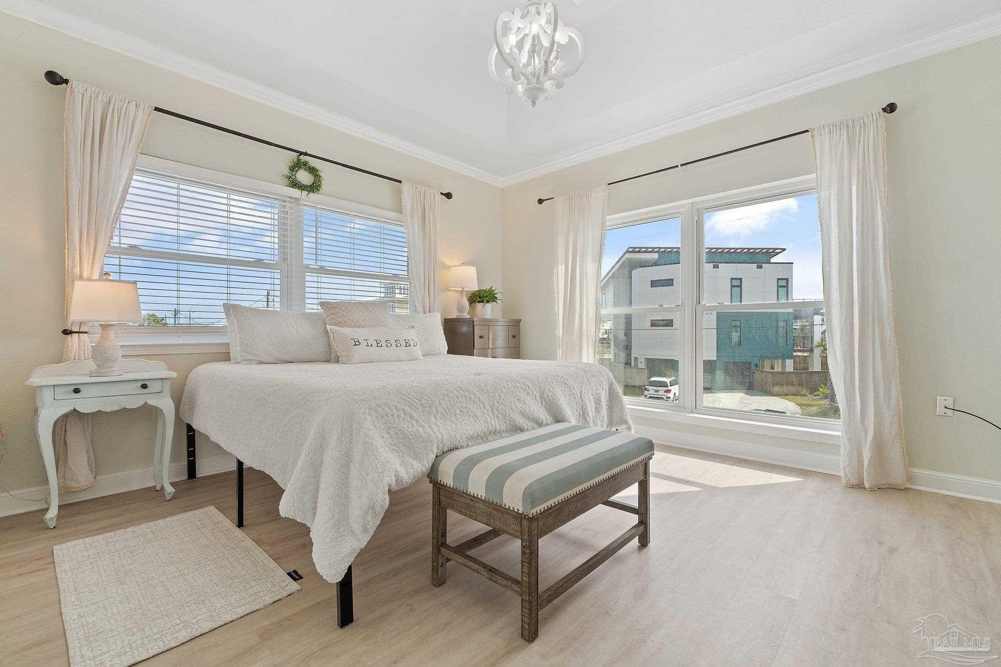 311 Ariola Dr