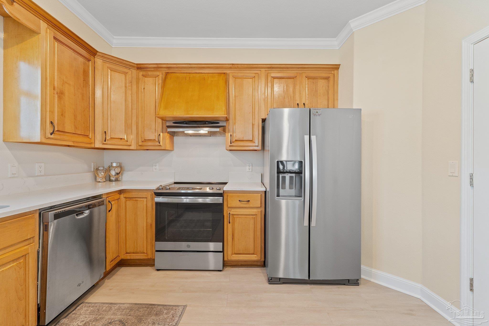 311 Ariola Dr