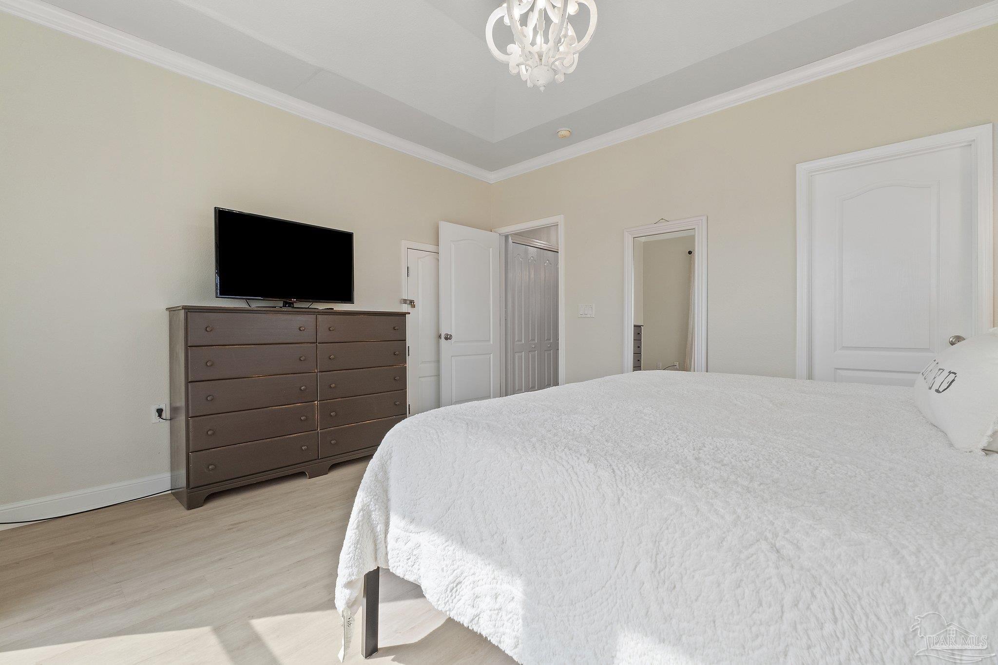 311 Ariola Dr