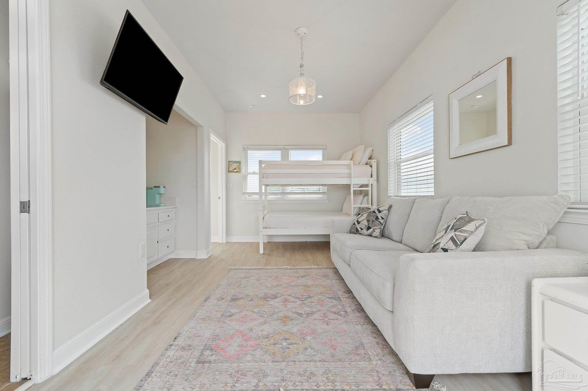 311 Ariola Dr