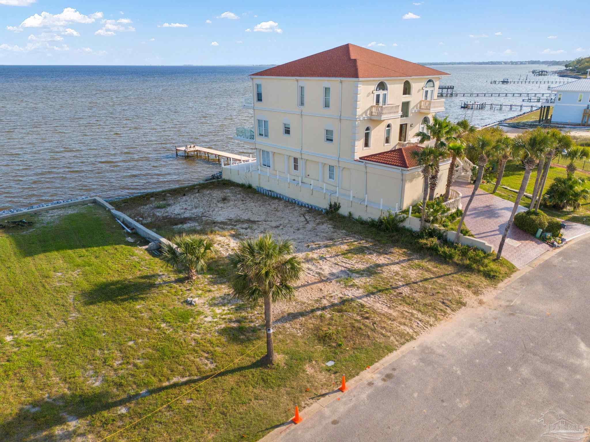 39 Bayshore Dr