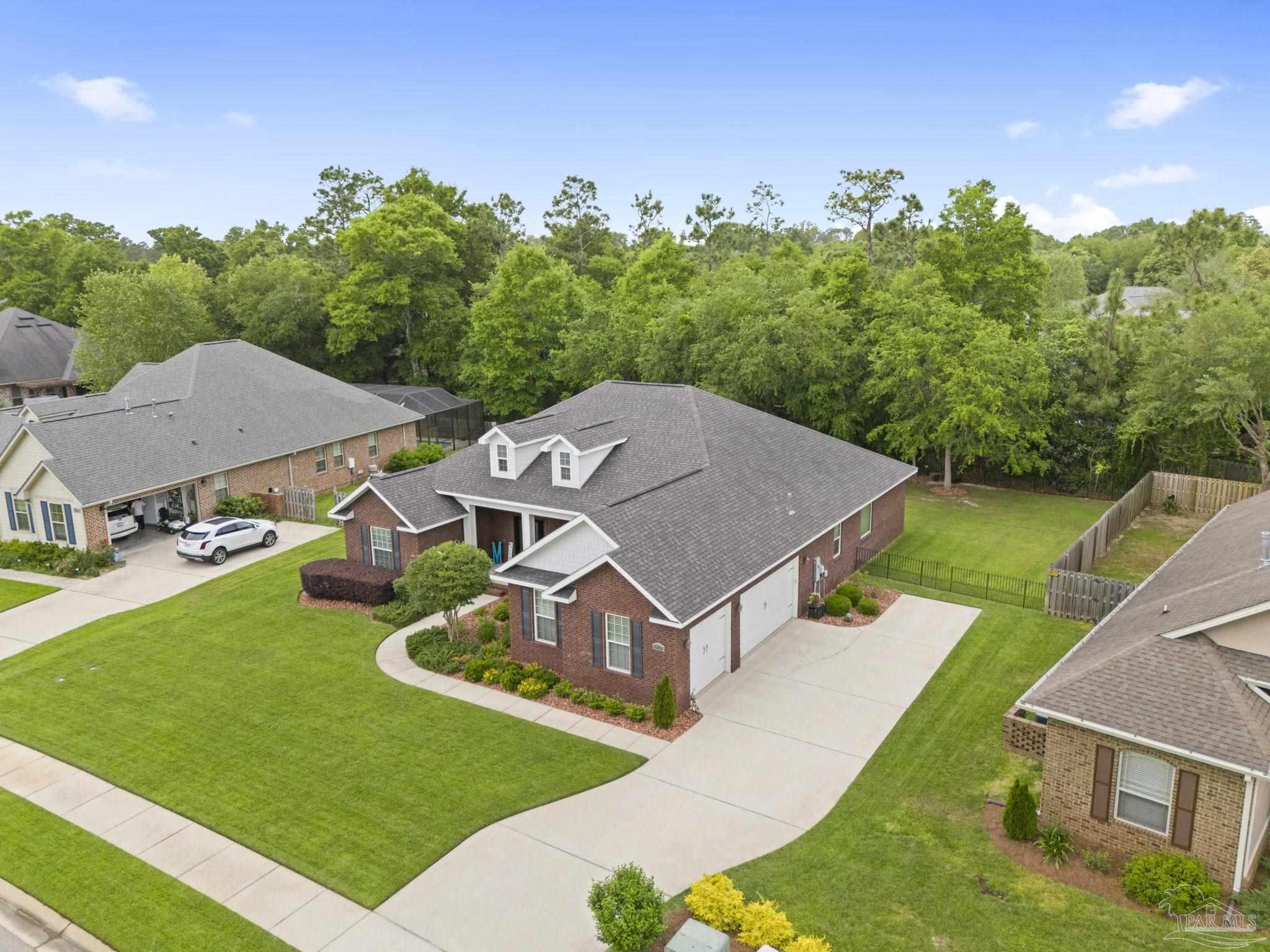 5872 Dahoon Dr