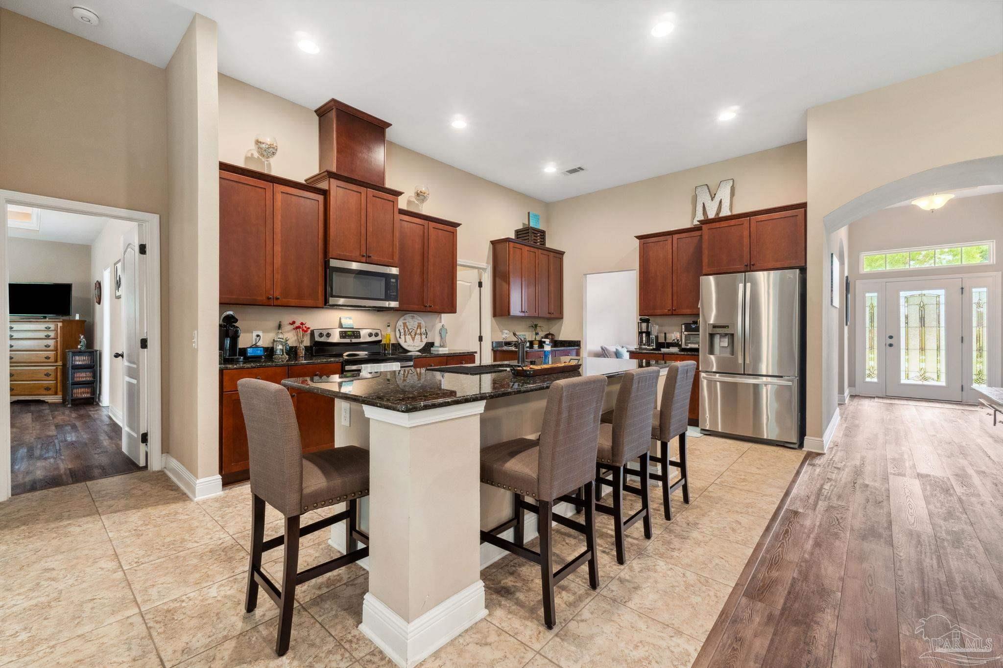 5872 Dahoon Dr