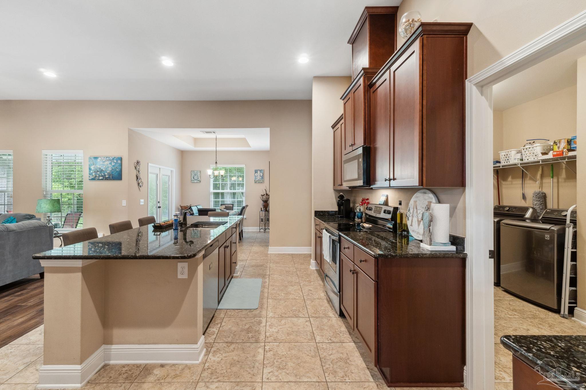 5872 Dahoon Dr
