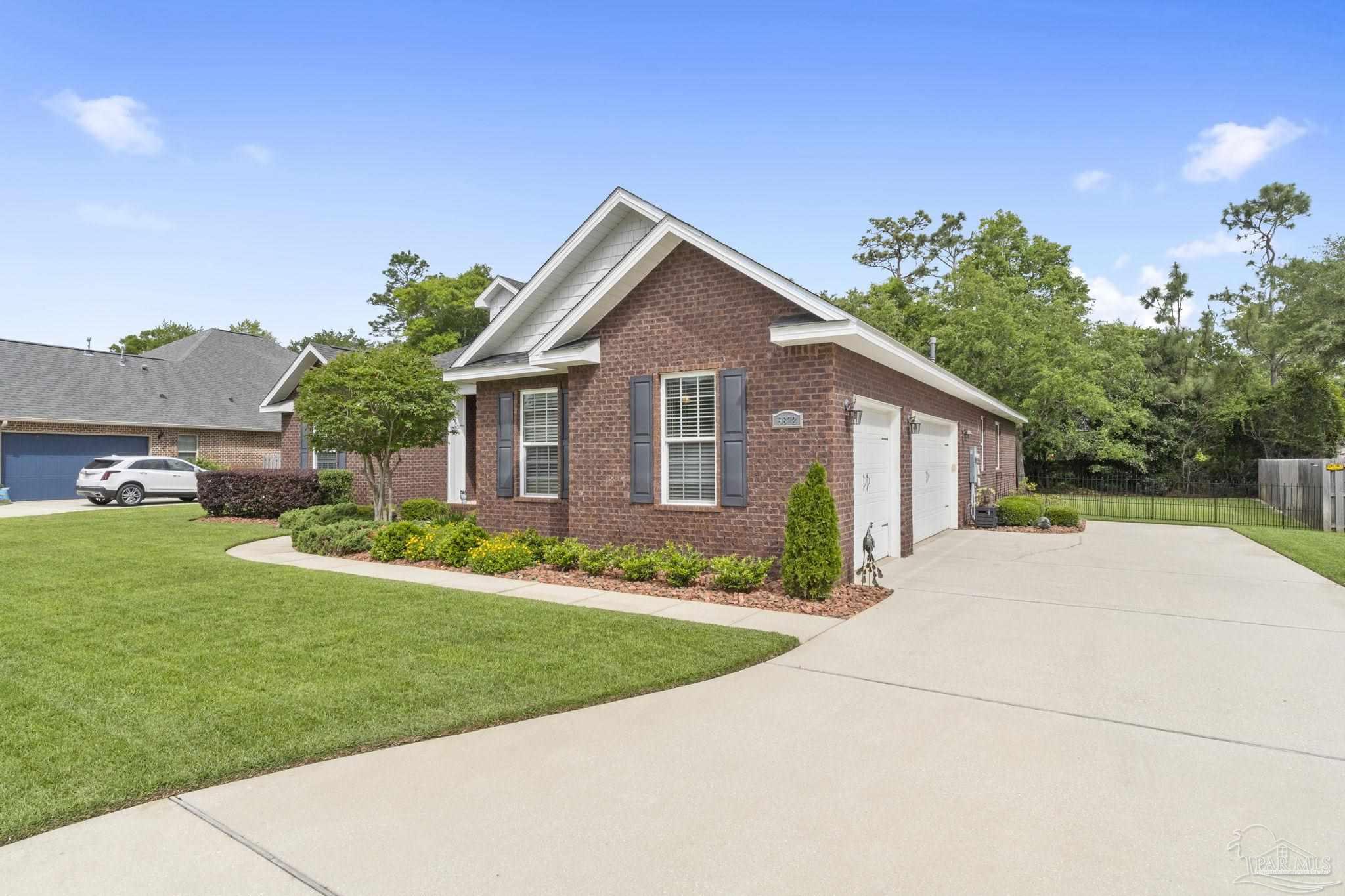 5872 Dahoon Dr