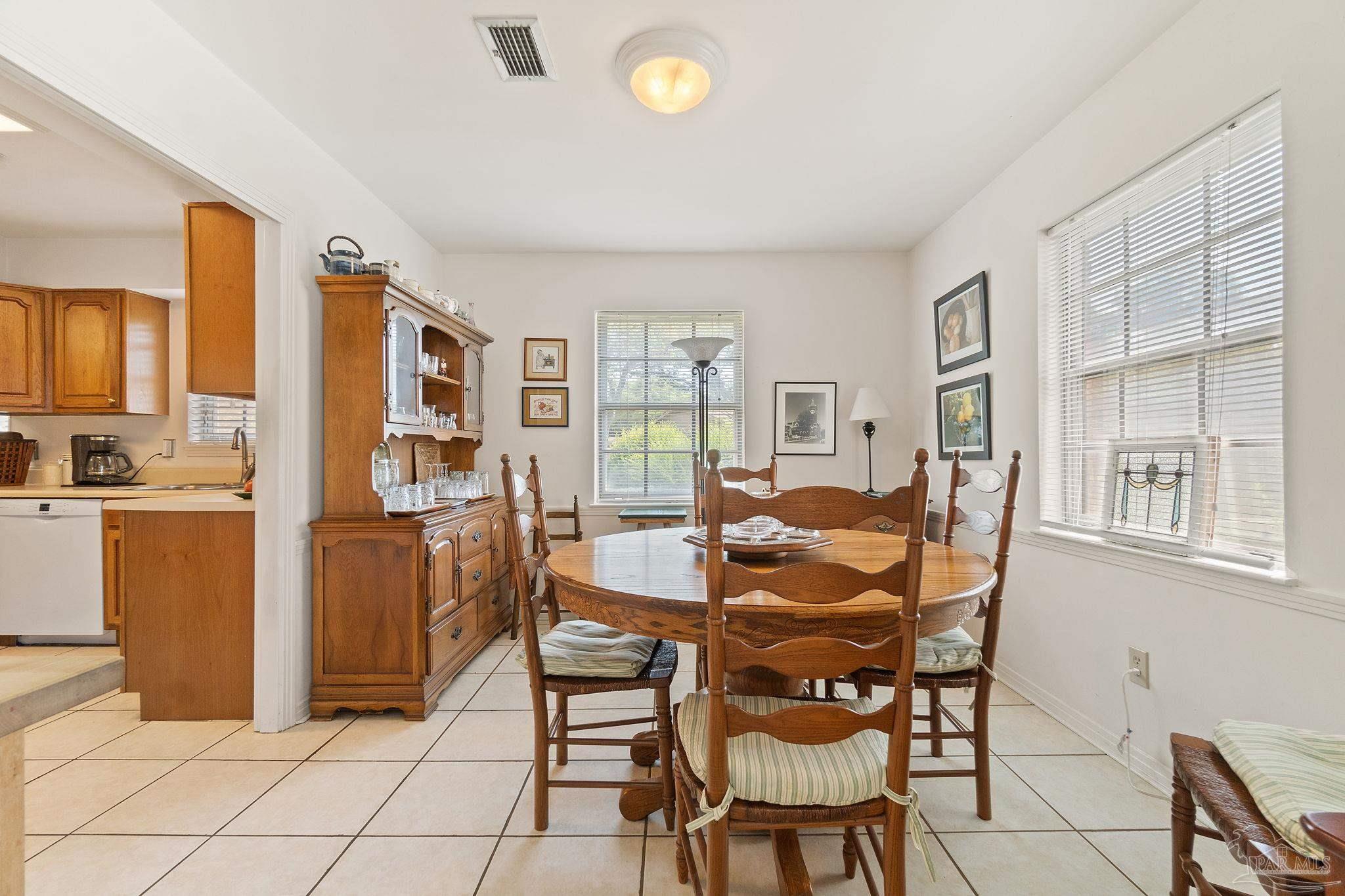 207 Pinetree Dr