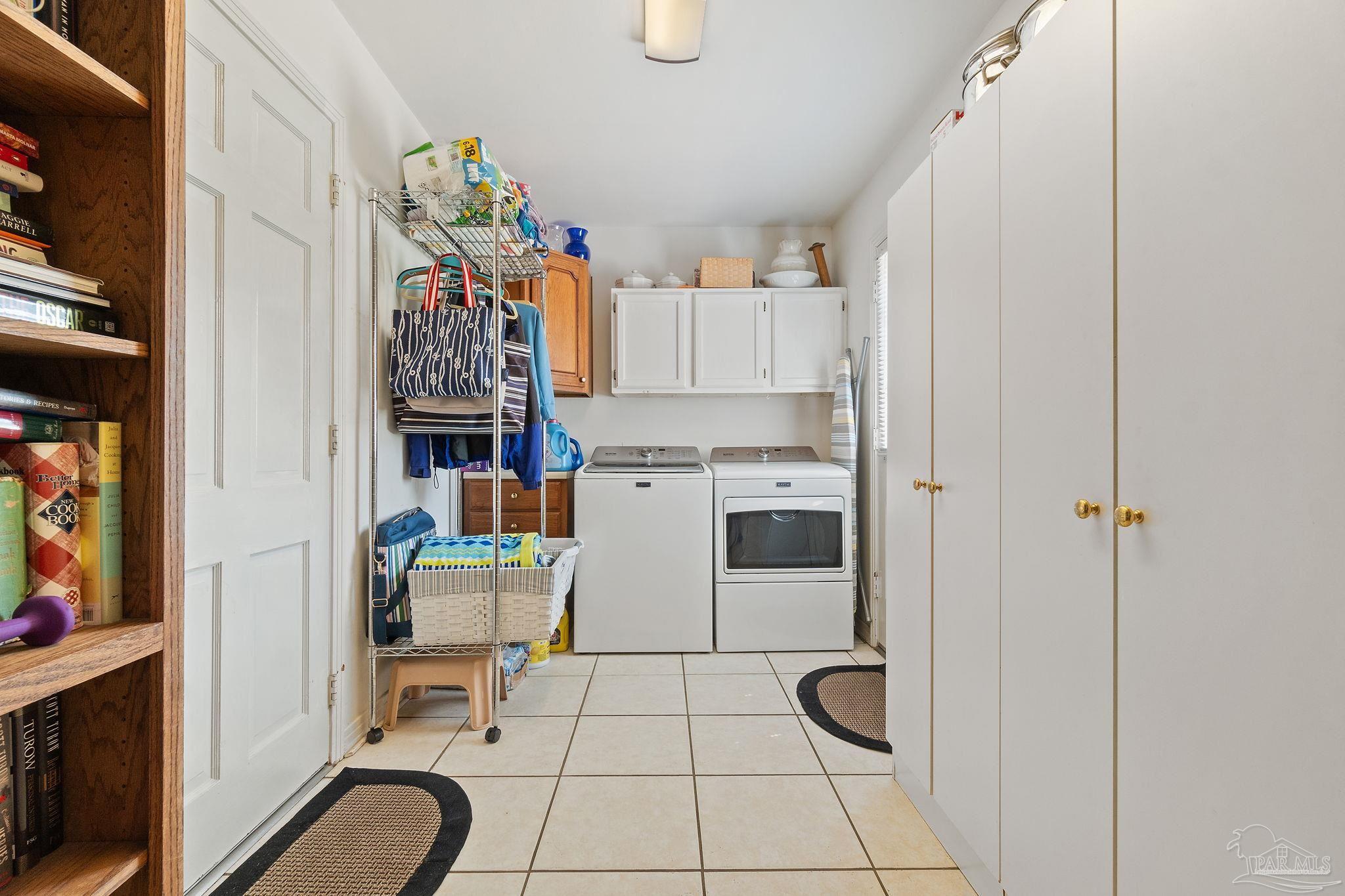 207 Pinetree Dr