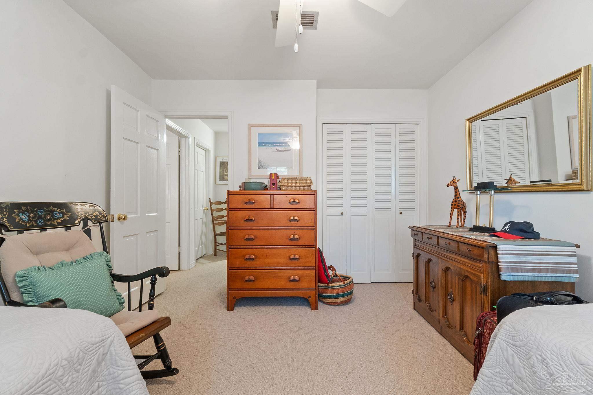 207 Pinetree Dr