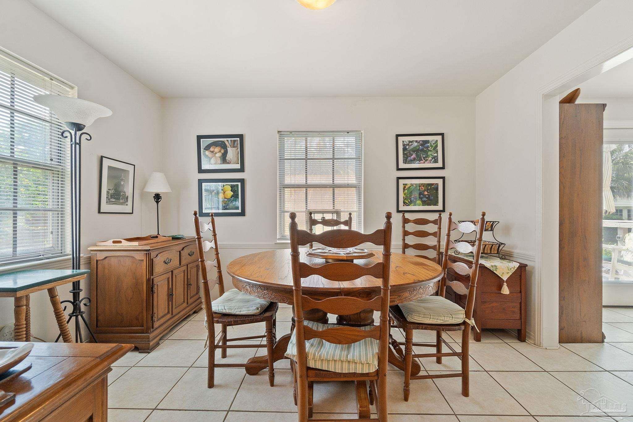 207 Pinetree Dr