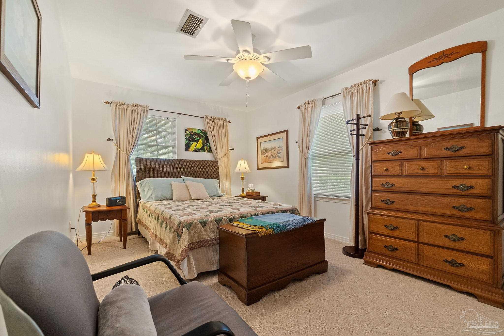 207 Pinetree Dr
