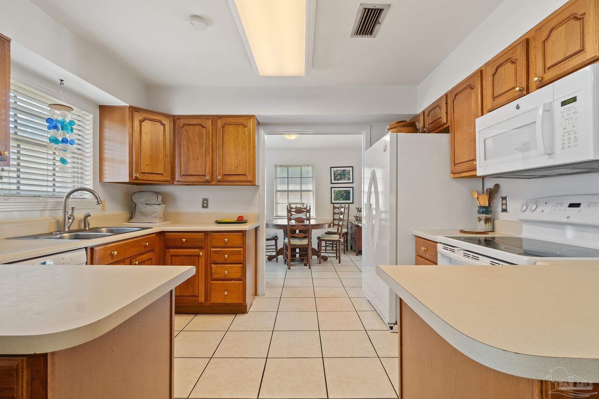 207 Pinetree Dr