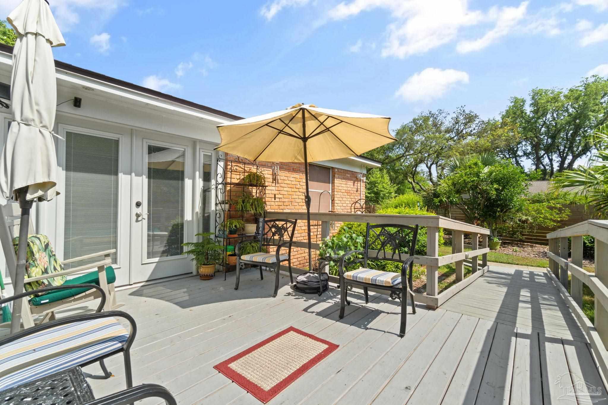 207 Pinetree Dr