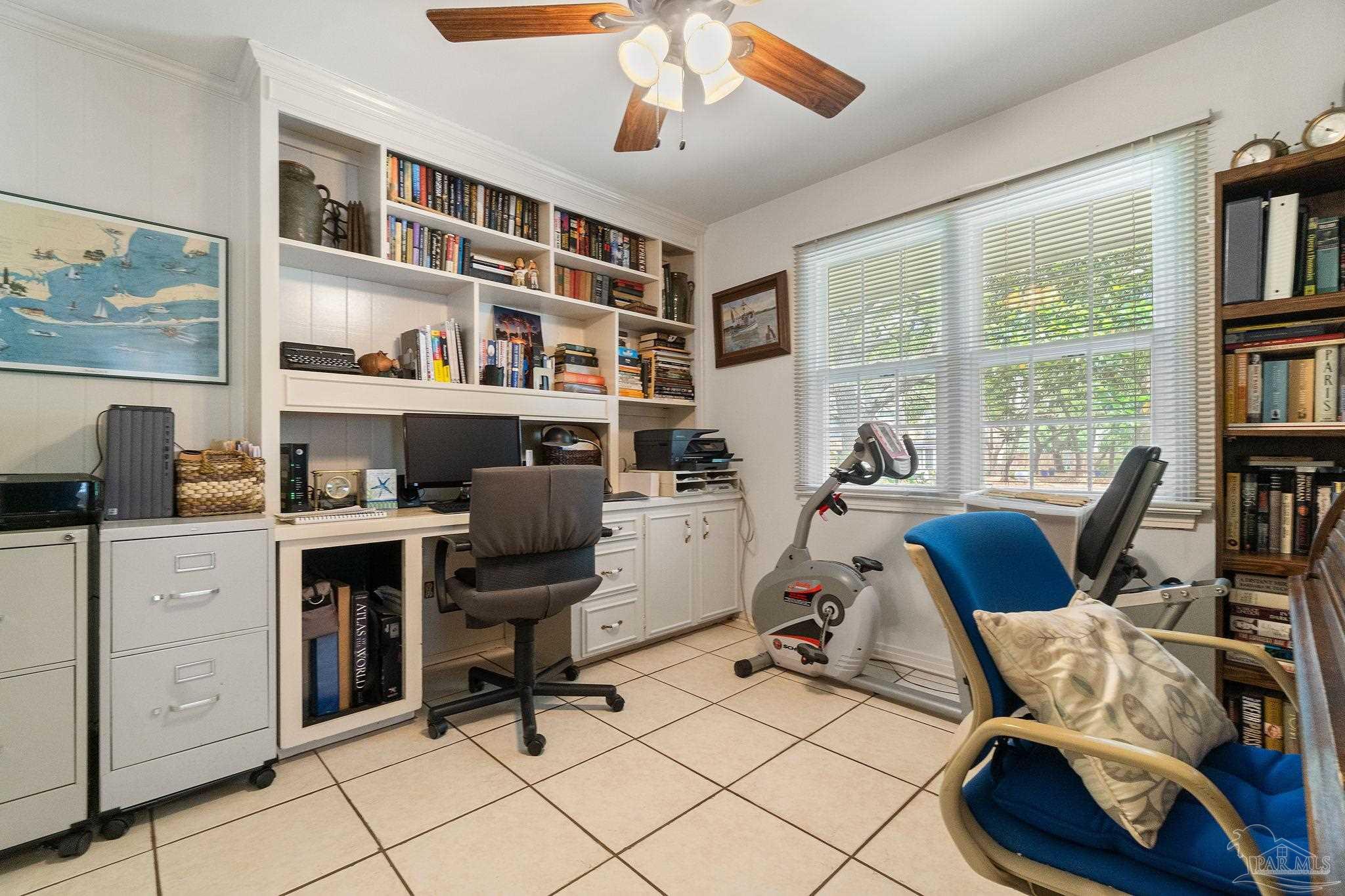 207 Pinetree Dr